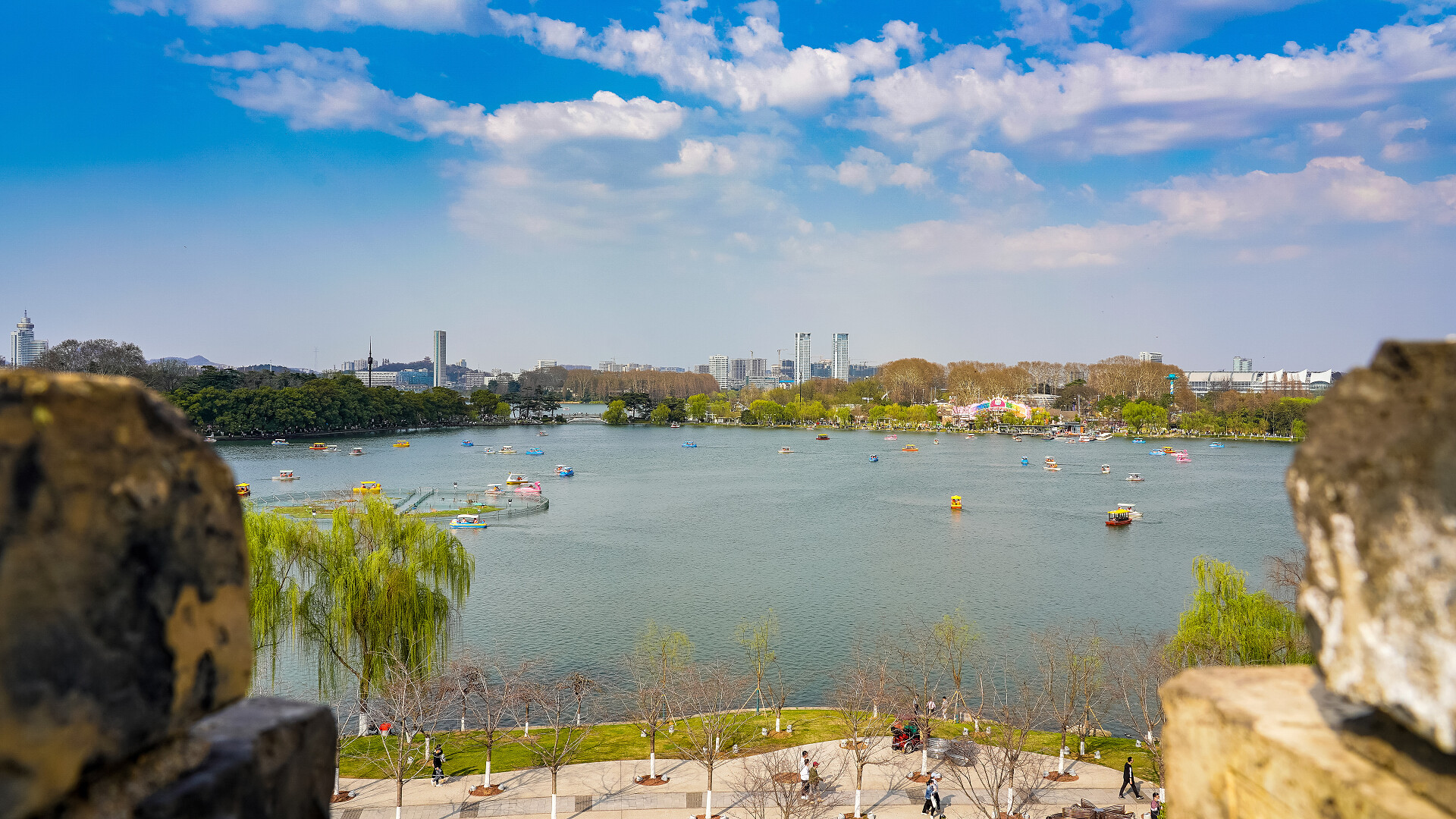 南京玄武湖明城墙风景