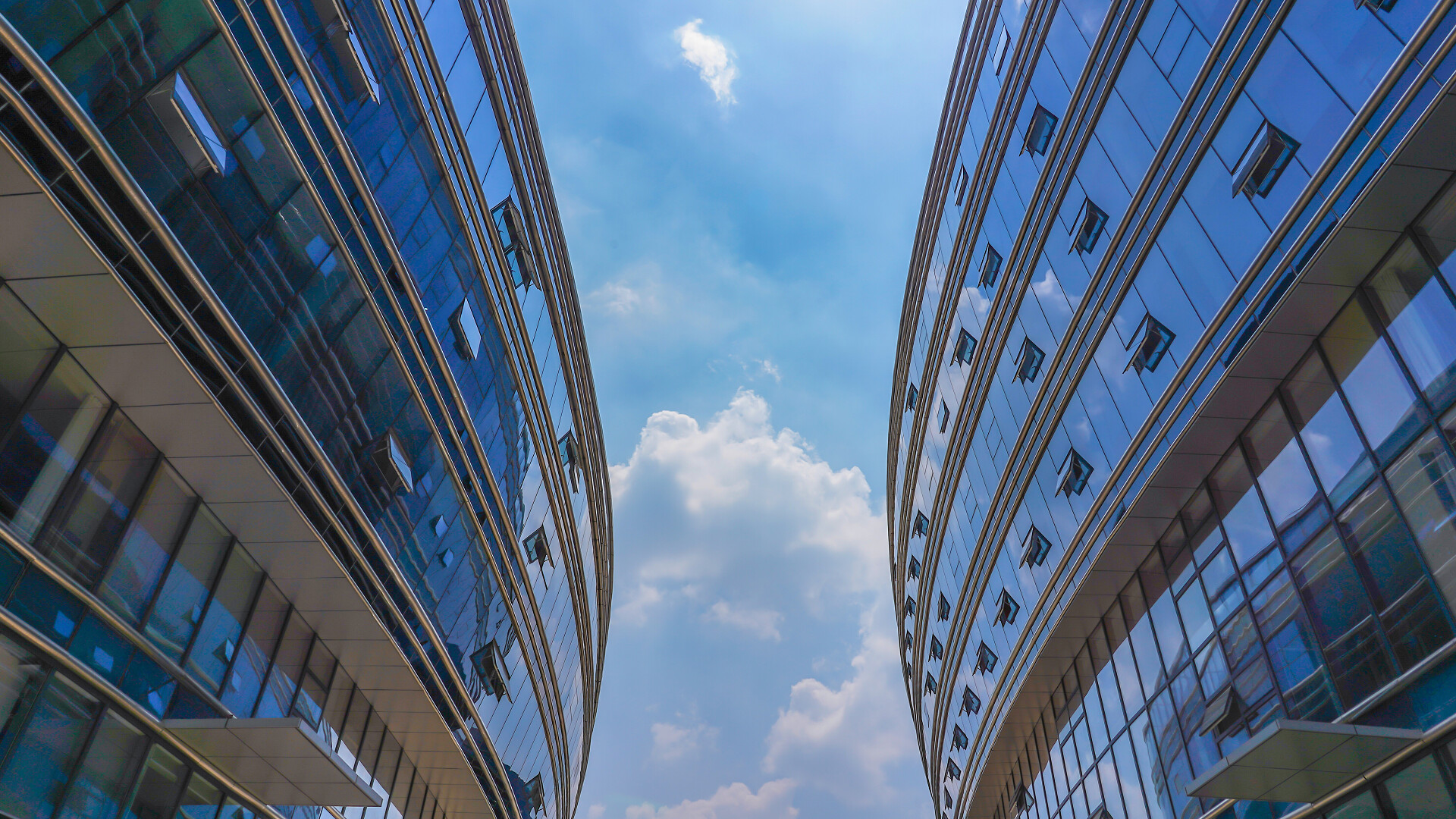 蓝天白云商务写字楼