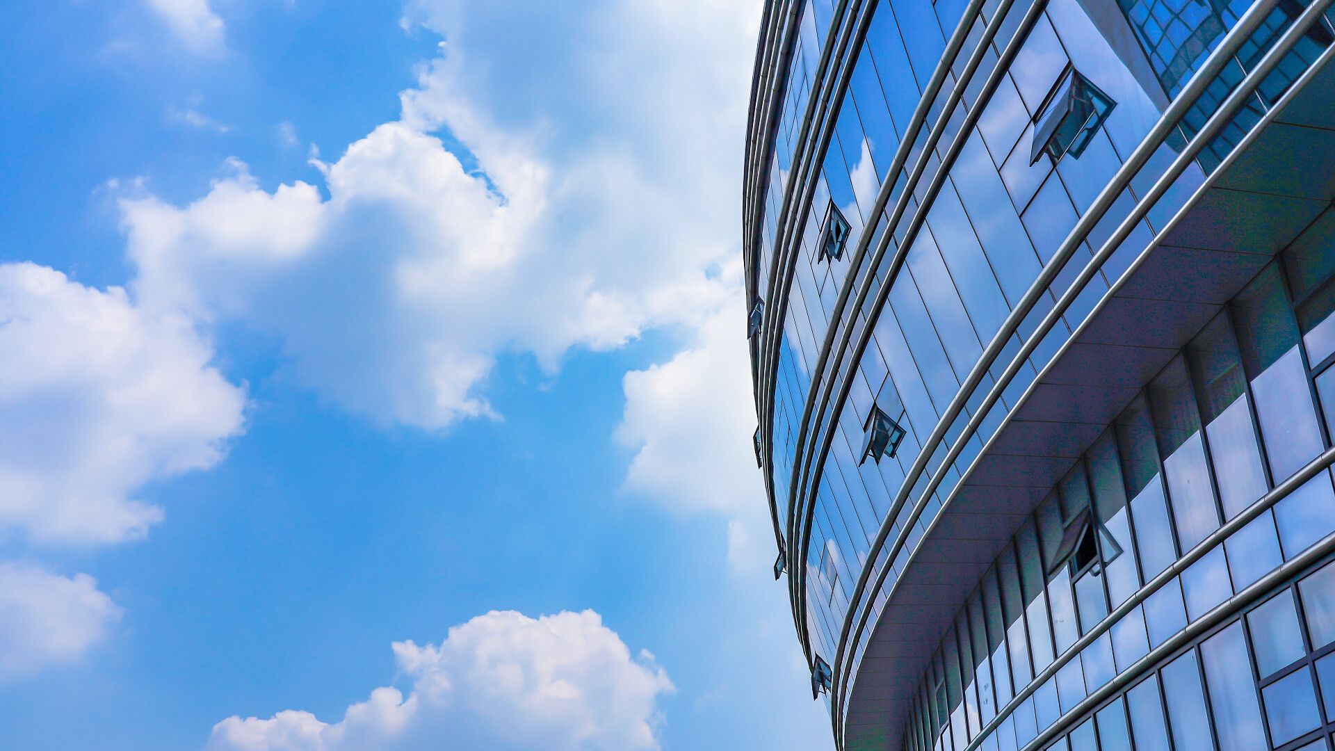 蓝天白云商务写字楼