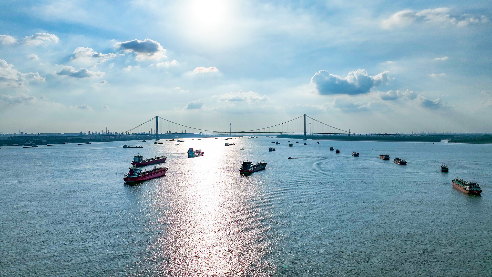 南京长江江面船运剪影