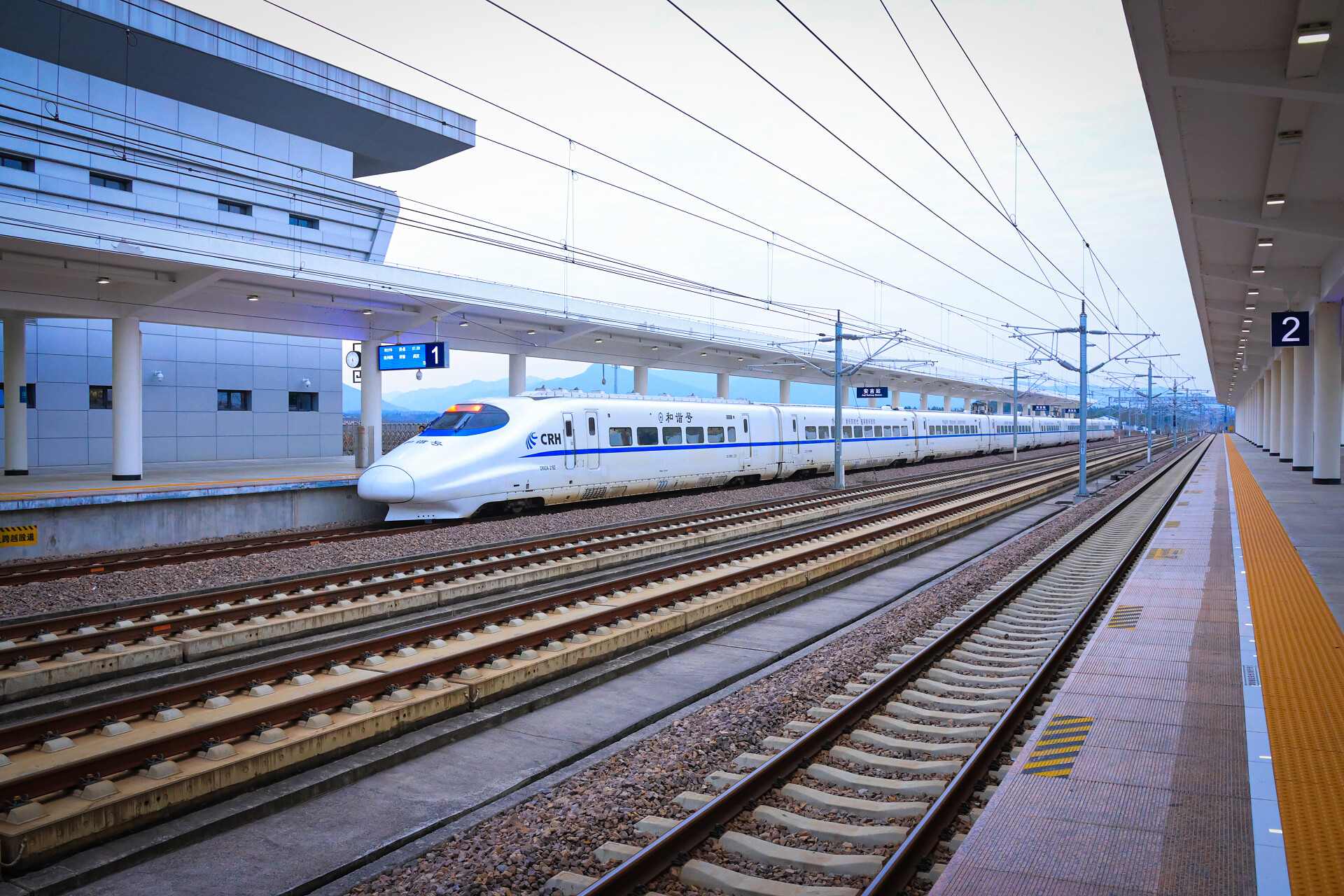 铁路旅行运输路轨道交通火车