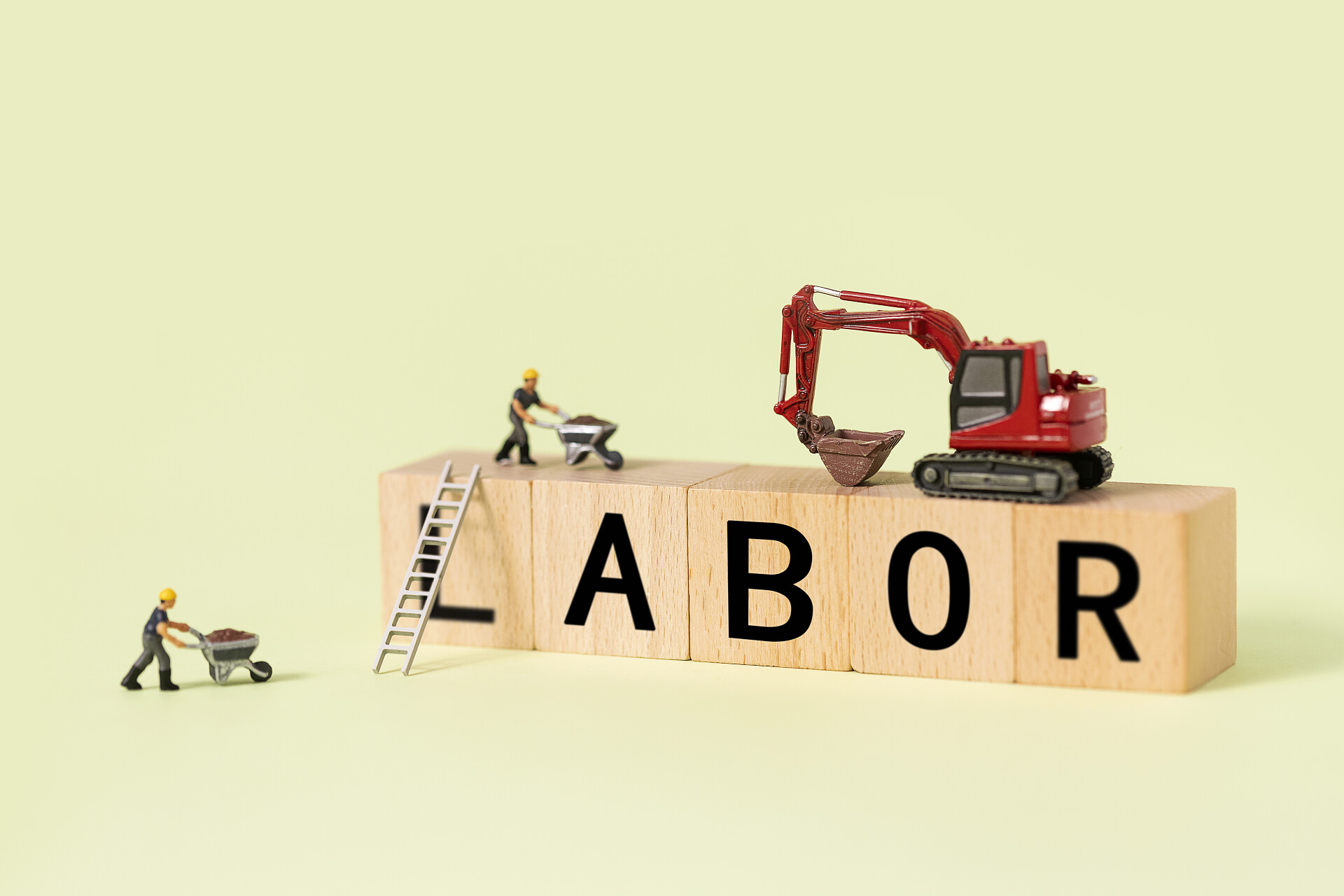 劳动节微缩创意绿色海报