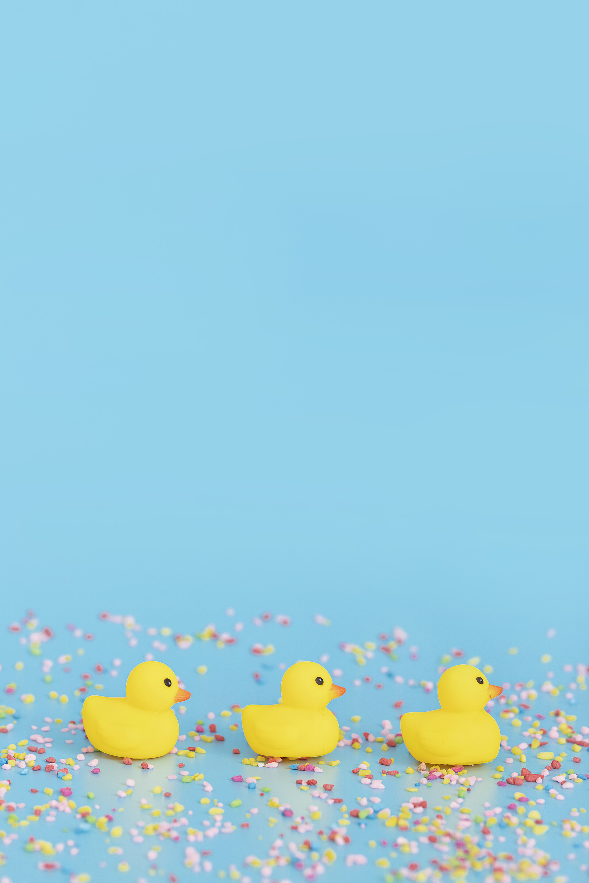 六一儿童节小黄鸭创意图