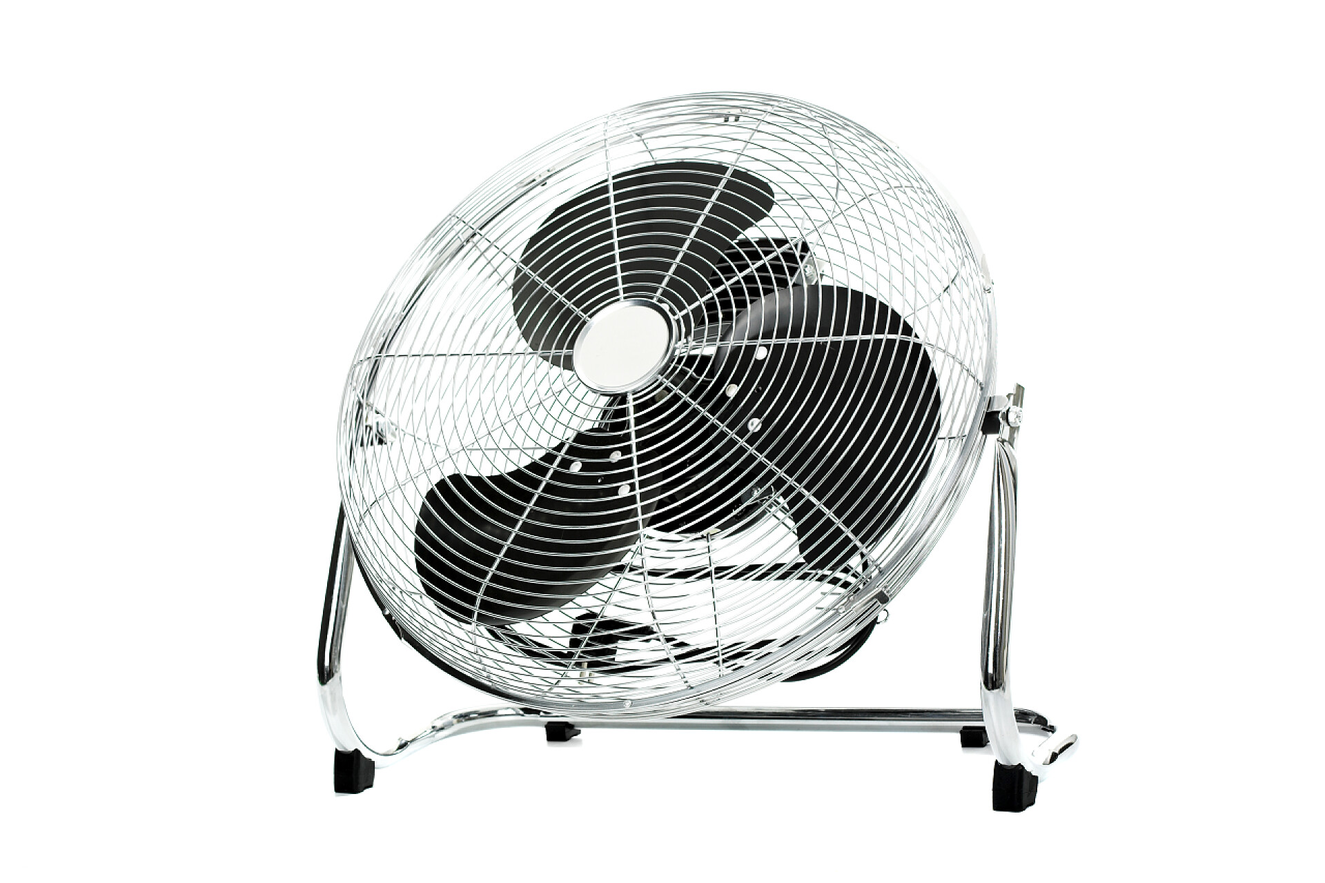 在白色背景上的电动风扇风扇