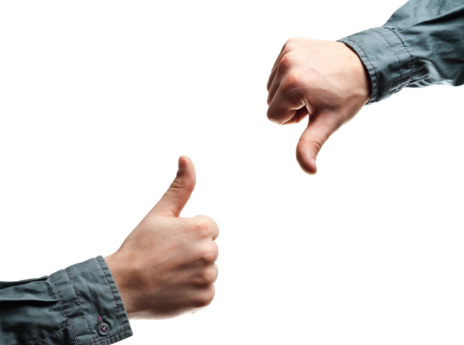 白色背景上两只相互鼓励的手是和没有迹象