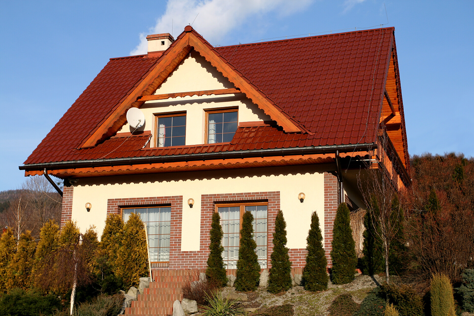 一幢红瓦房子房子