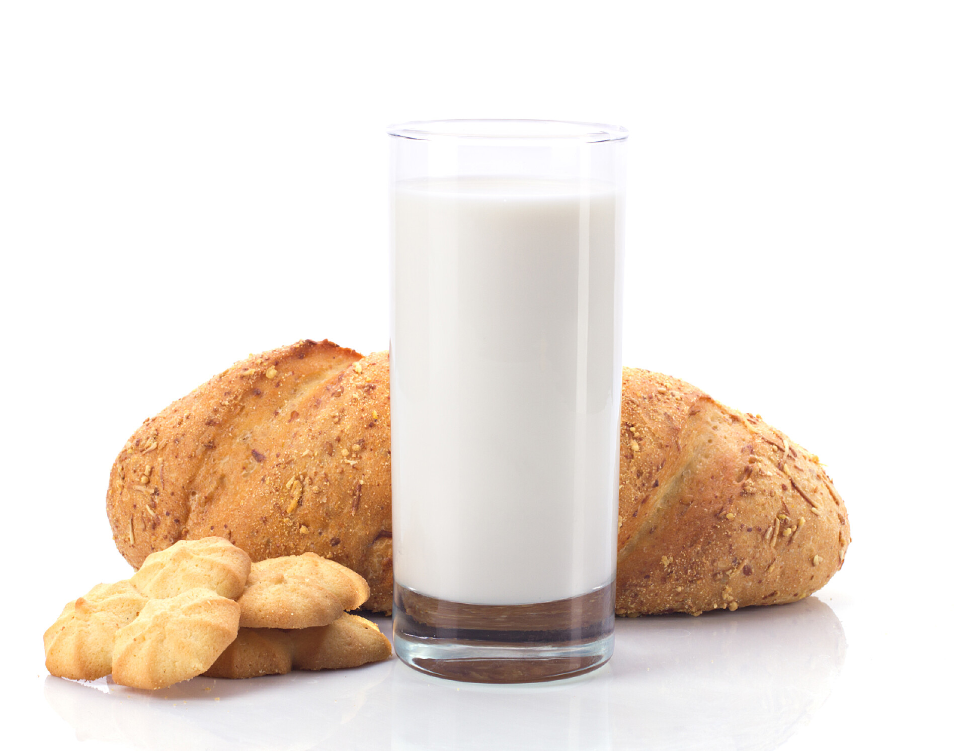 白色背景上的营养早餐健康早餐