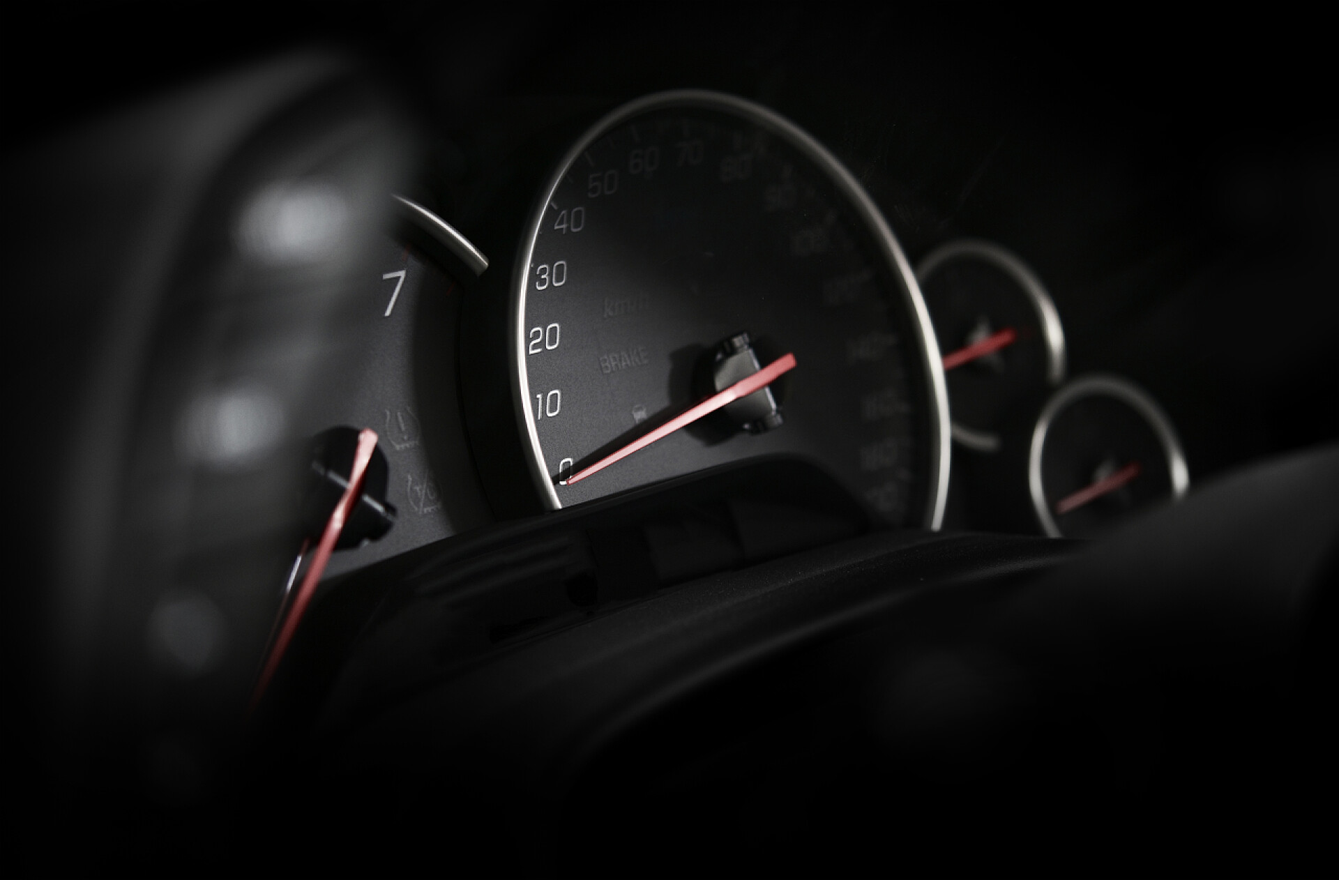 车速表在黑暗中