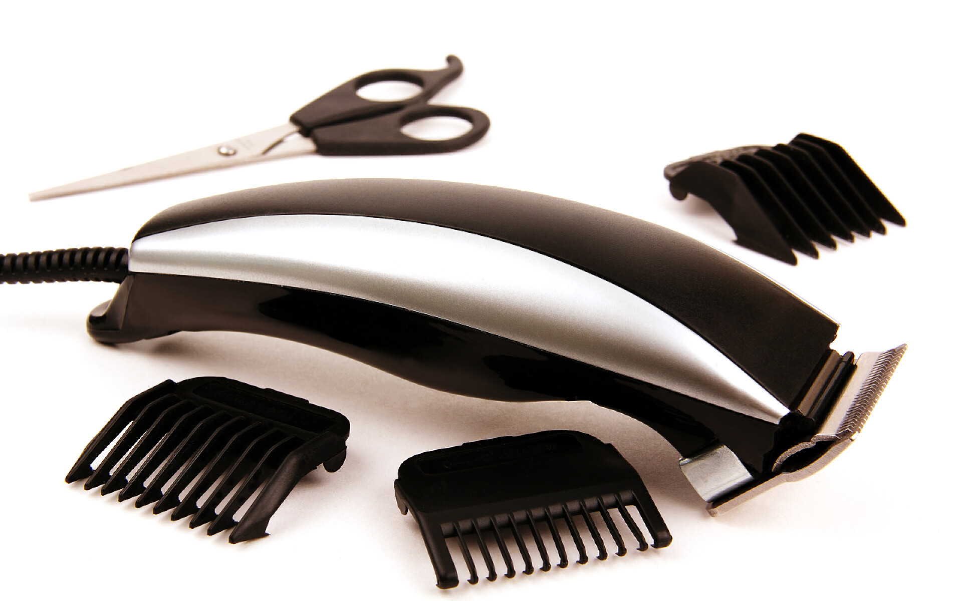 电推剪和剪刀等美发的工具