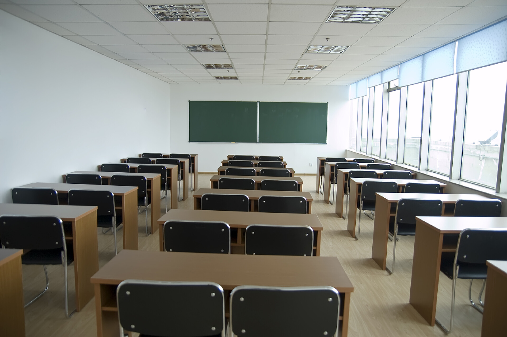 毕业季教室毕业季校园青春毕业季空荡荡的教室教室