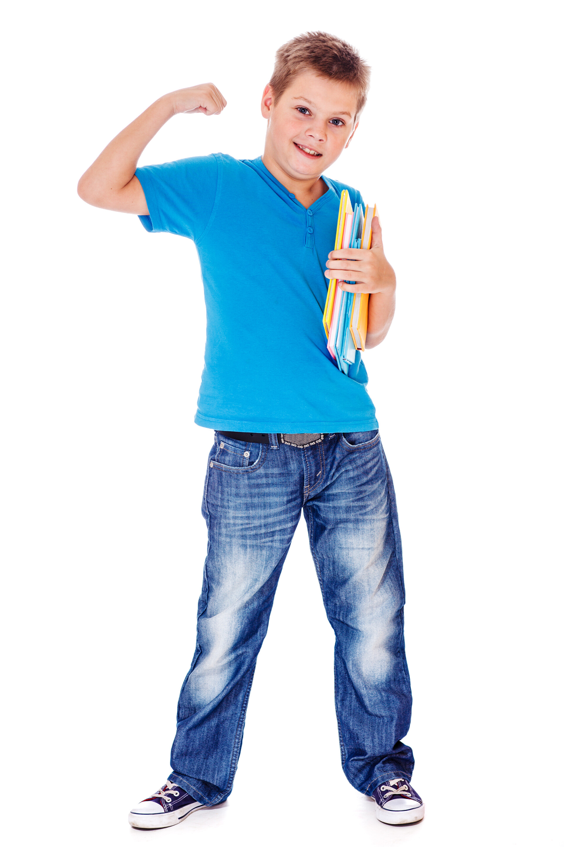 白色背景上手拿书籍展示力量的男孩学校学生展示他的力量