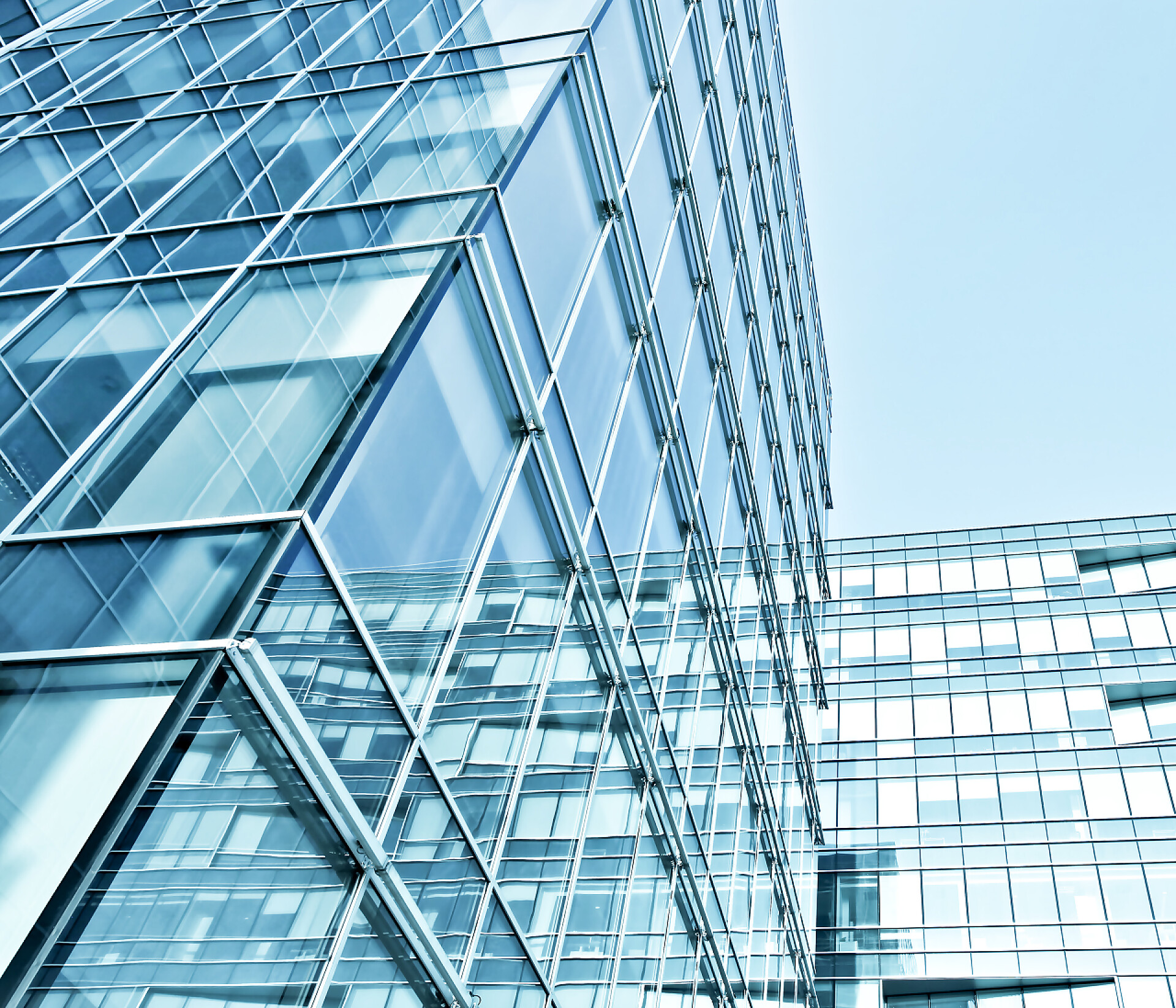 蓝色的摩天大楼居住地点的住宅结构