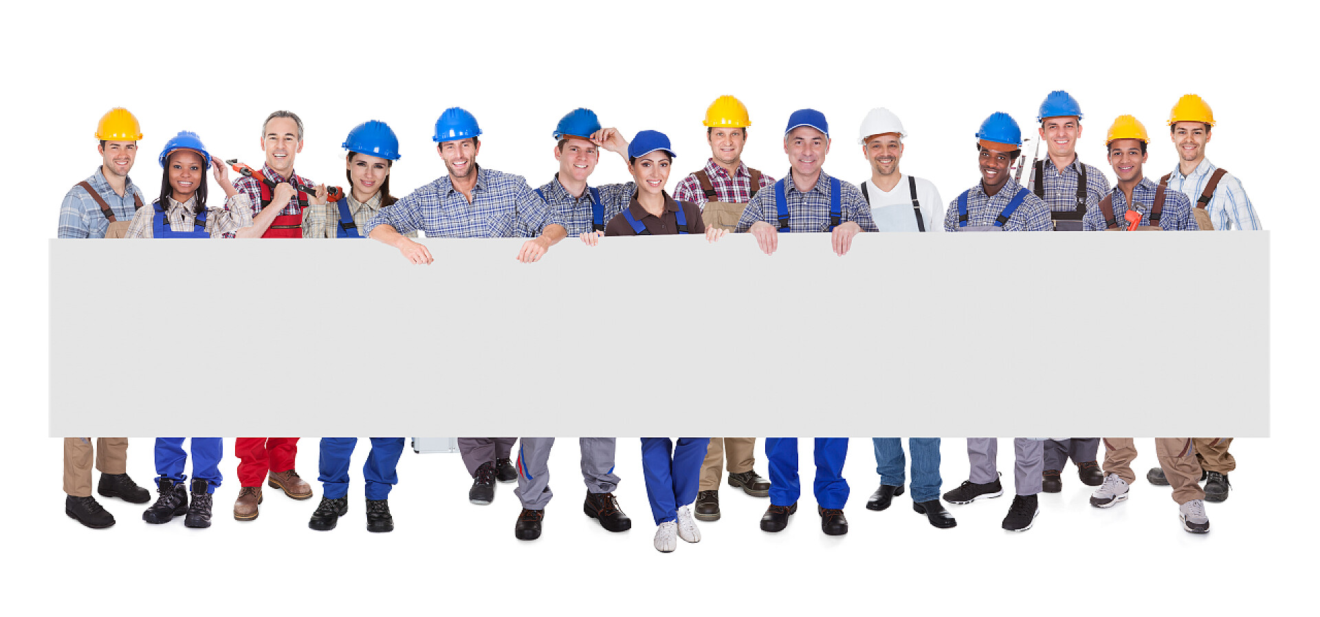 一群时尚专业商务人站在白色的横幅广告牌后面集团的业务人带有空白横幅