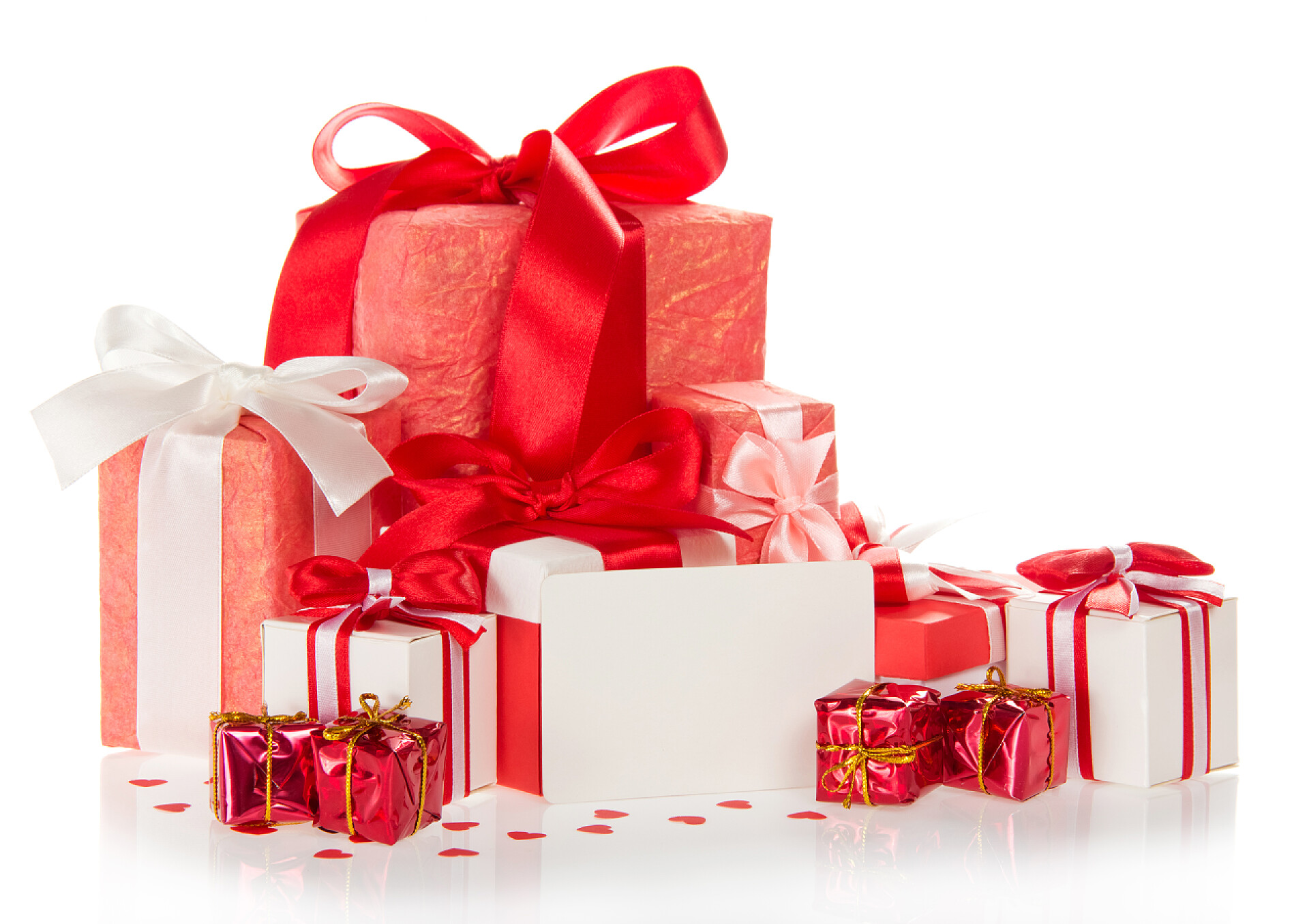 在白色背景上孤立的圣诞节礼物组的各种圣诞礼品盒和空白贺卡圣诞