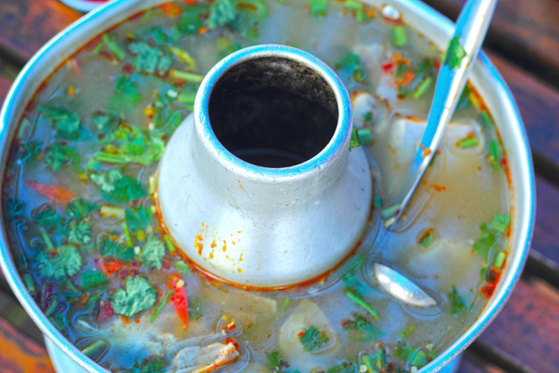 俯拍混合海鲜火锅