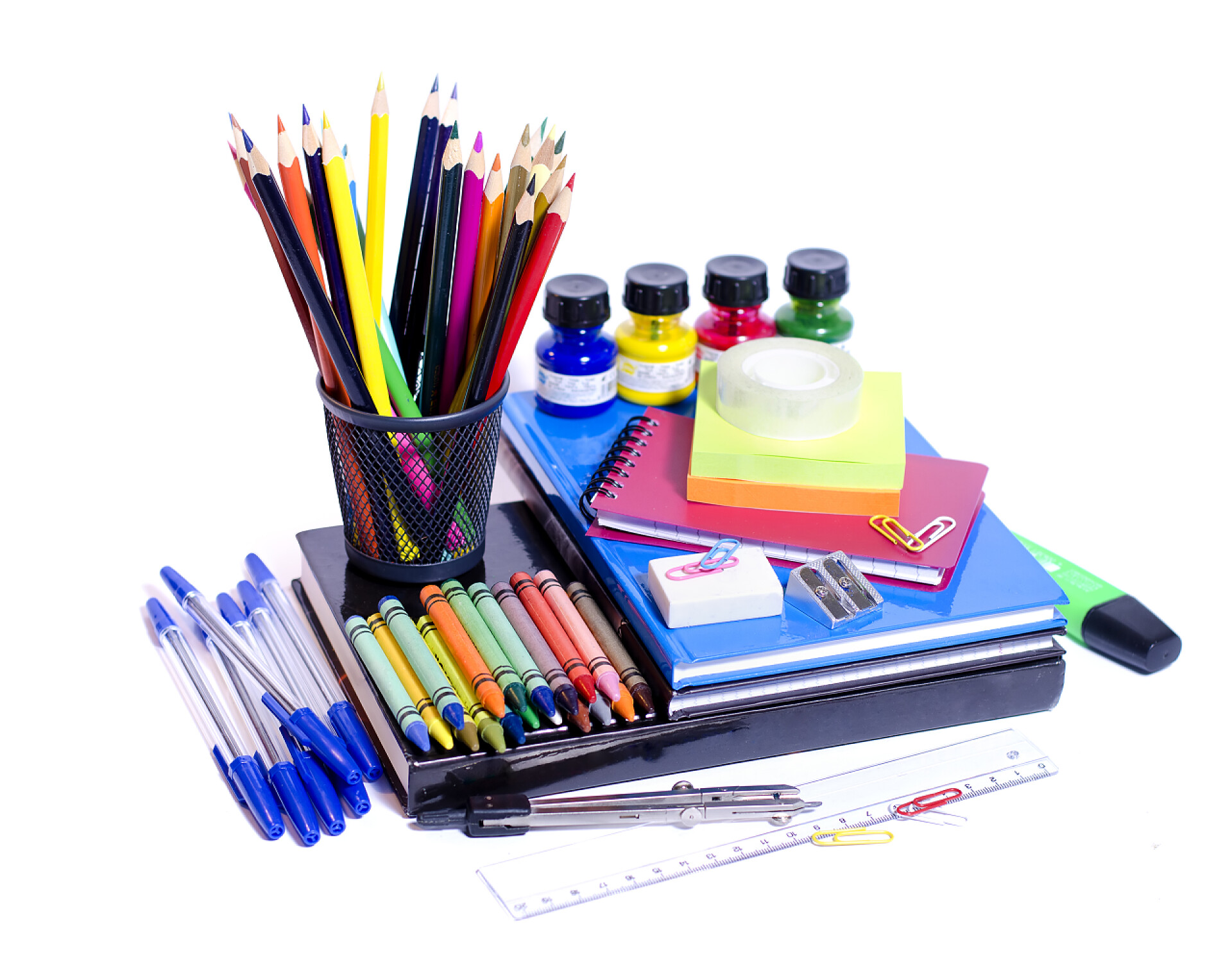 白色背景上的学习用品学习用品
