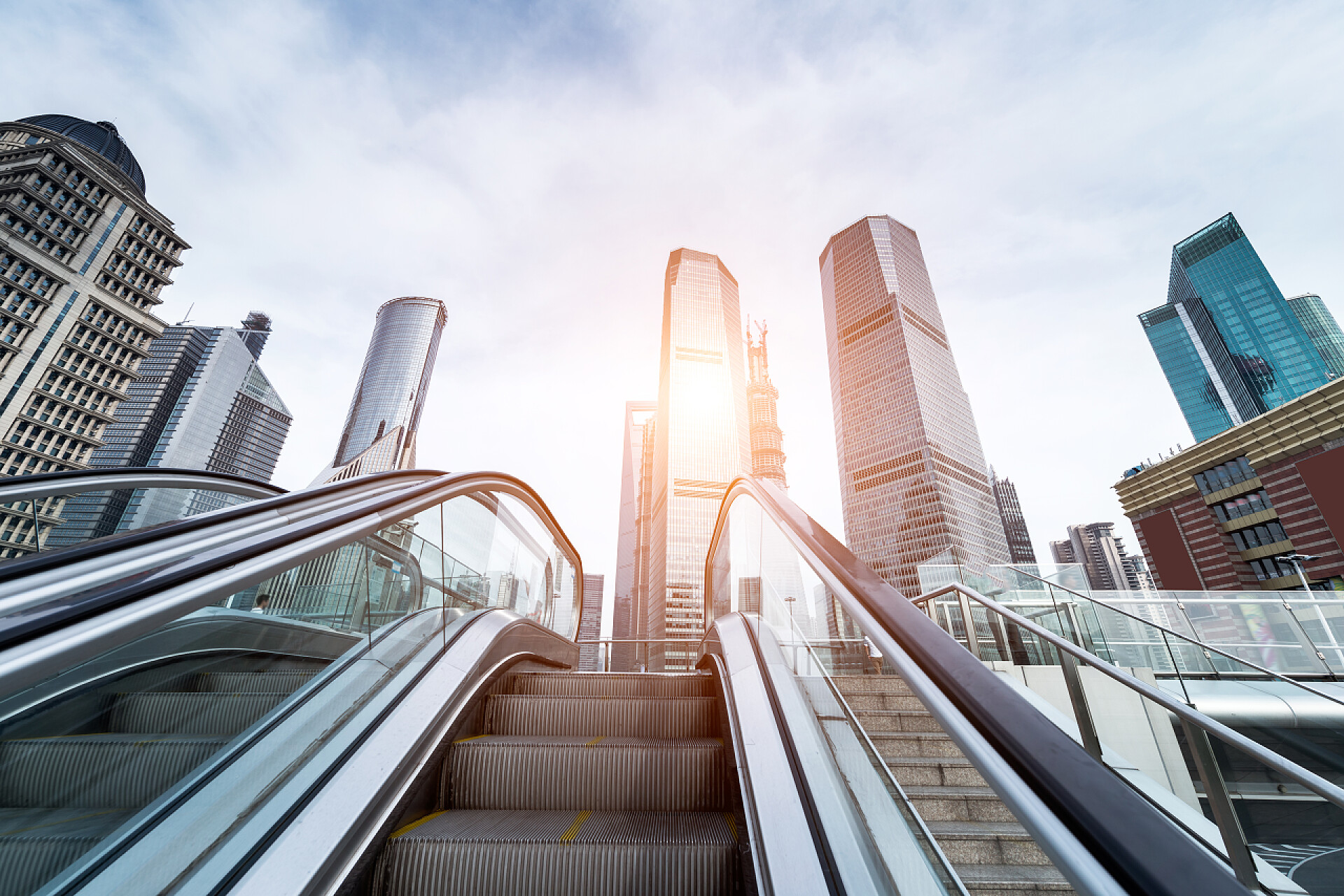 夕阳下的浦东新区城市建设上海