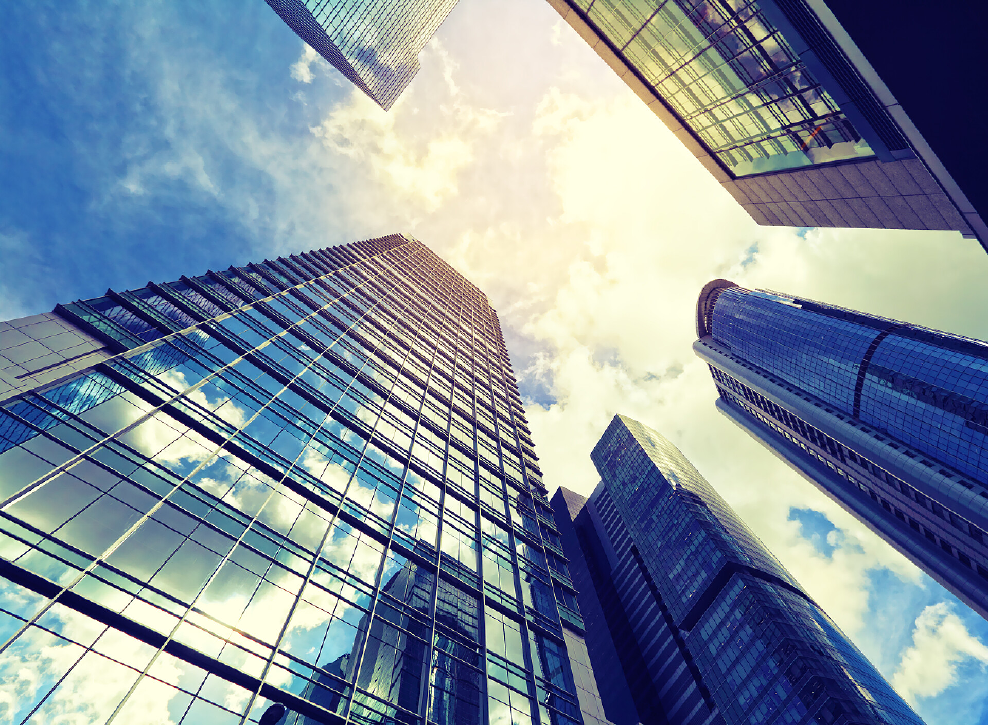 从低角度看现代建筑从低角度看现代建筑