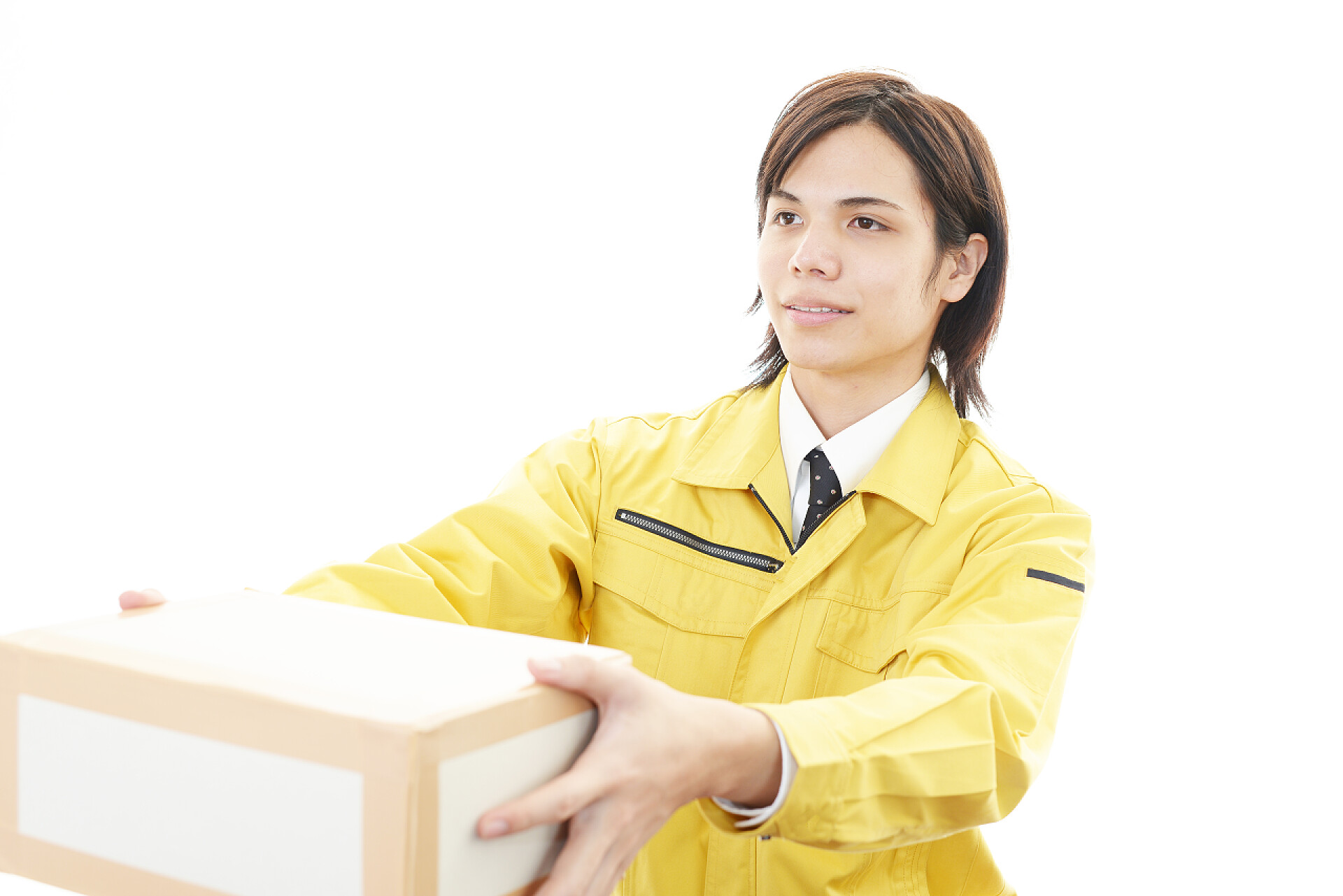 亚洲快递员送快递的特写微笑送货的男子