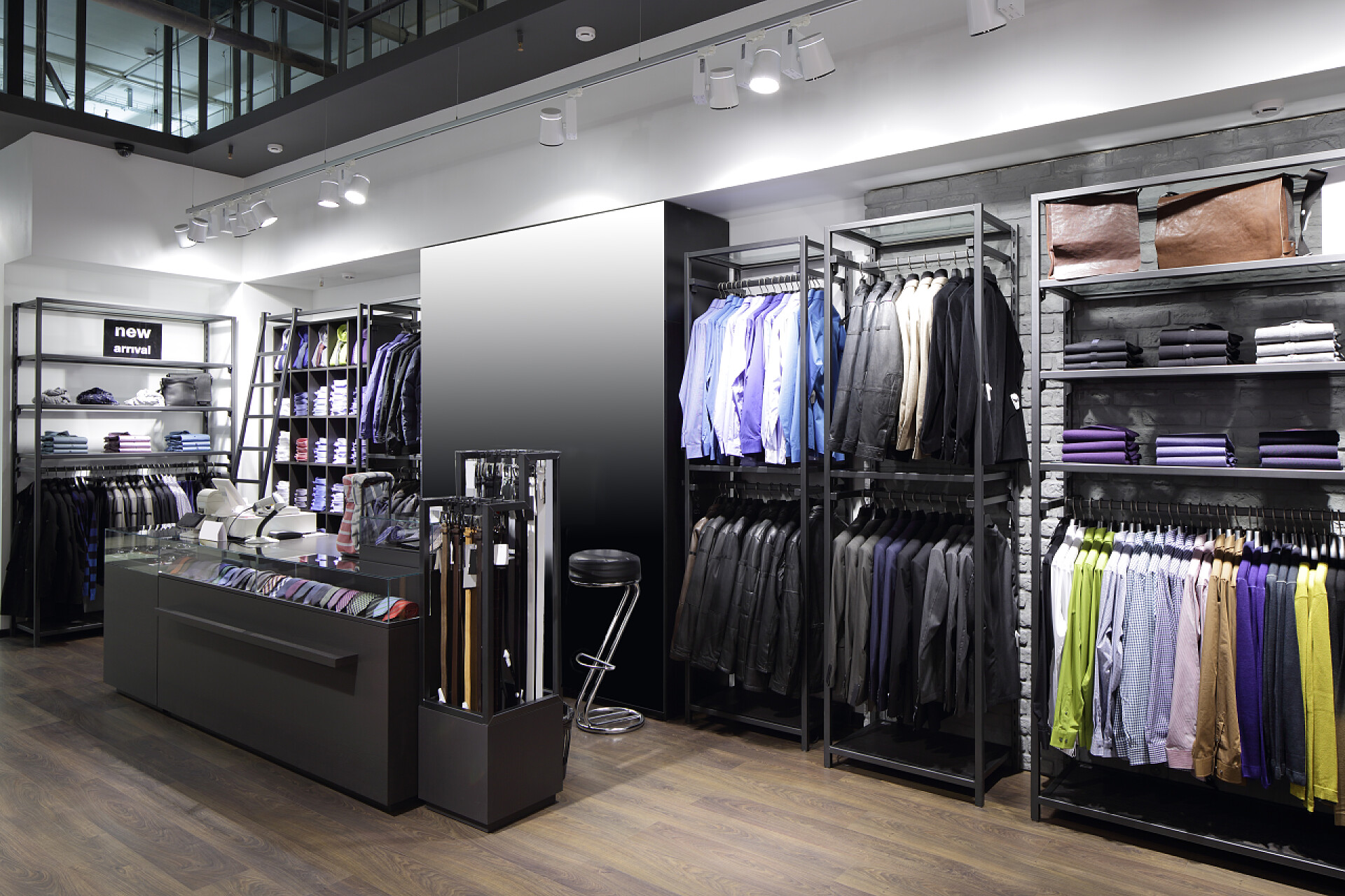 高档时尚服装店品牌新的内饰的布料店