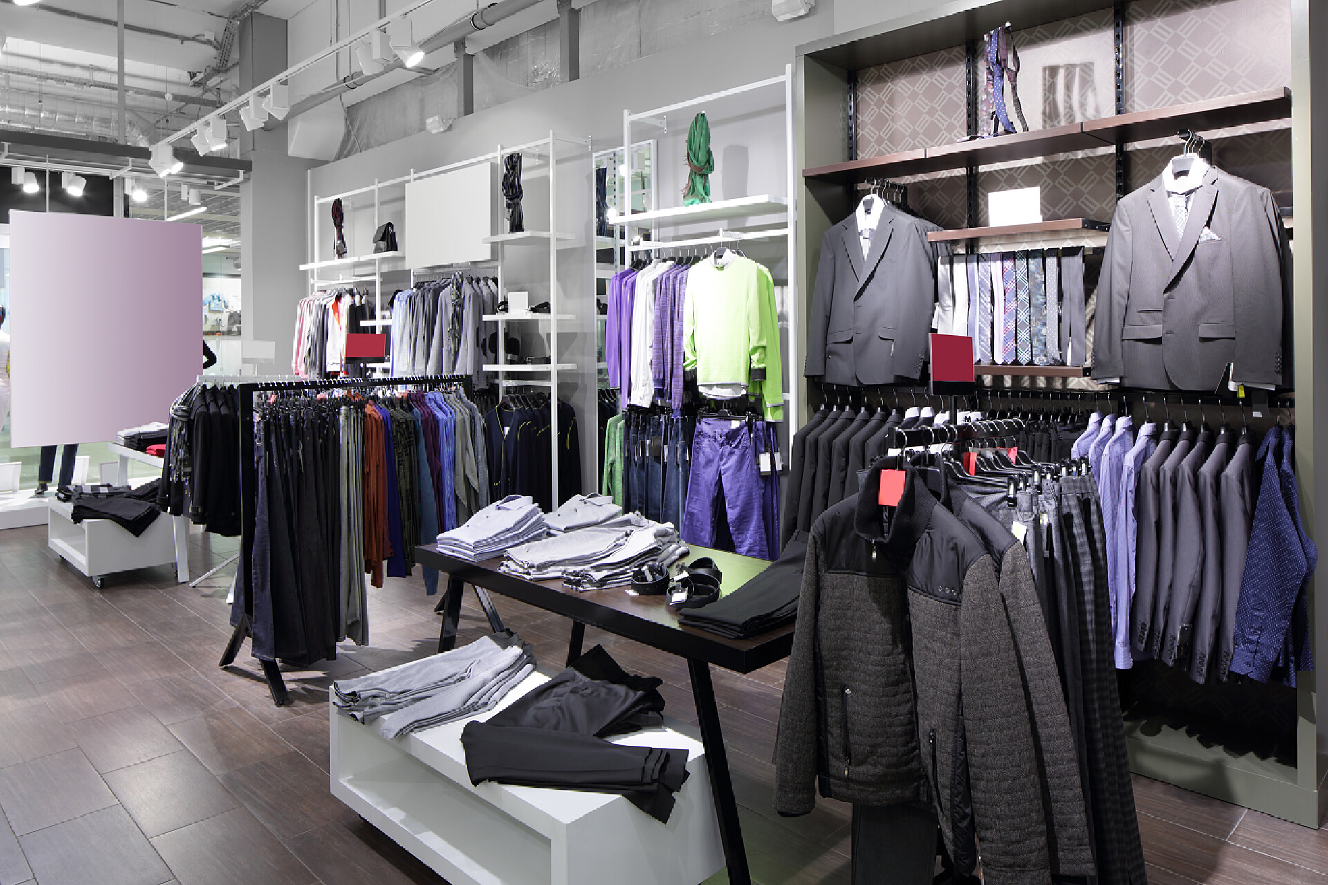 高档时尚服装店装修效果品牌新的内饰的布料店