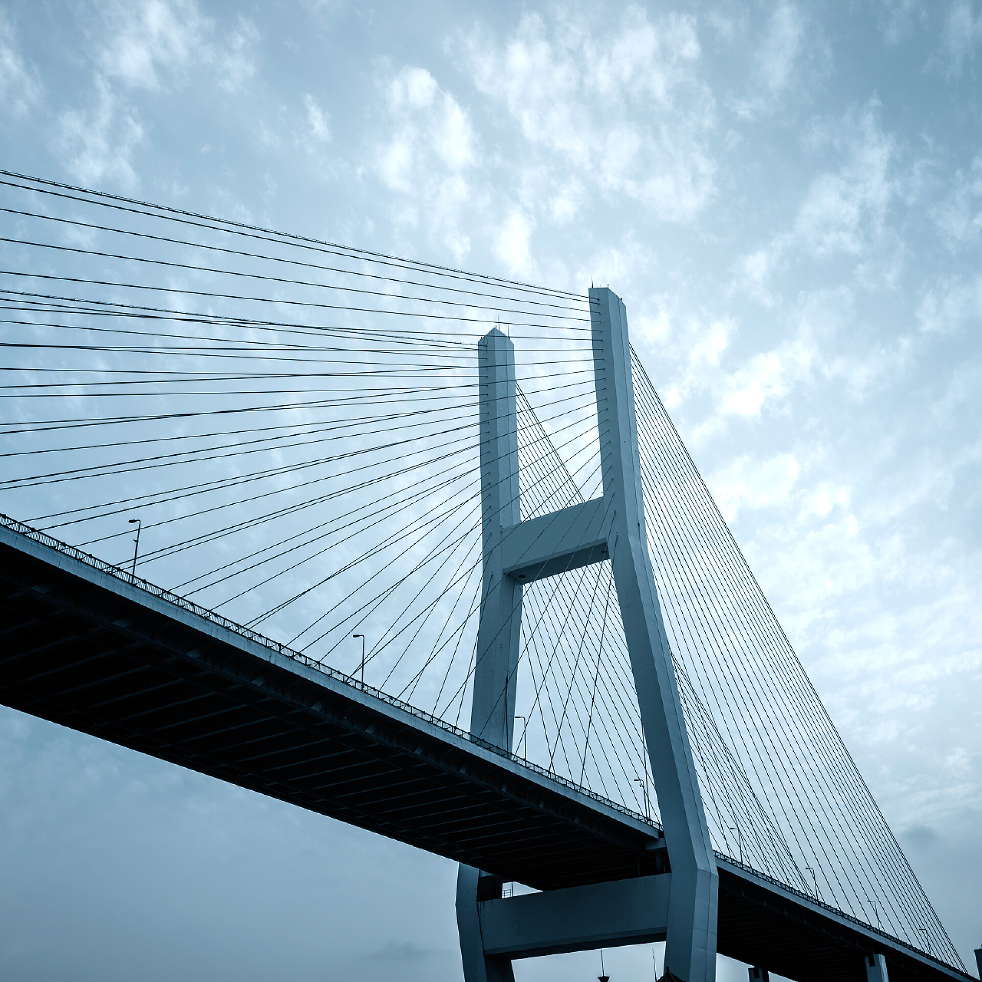 跨江大桥建筑链子桥