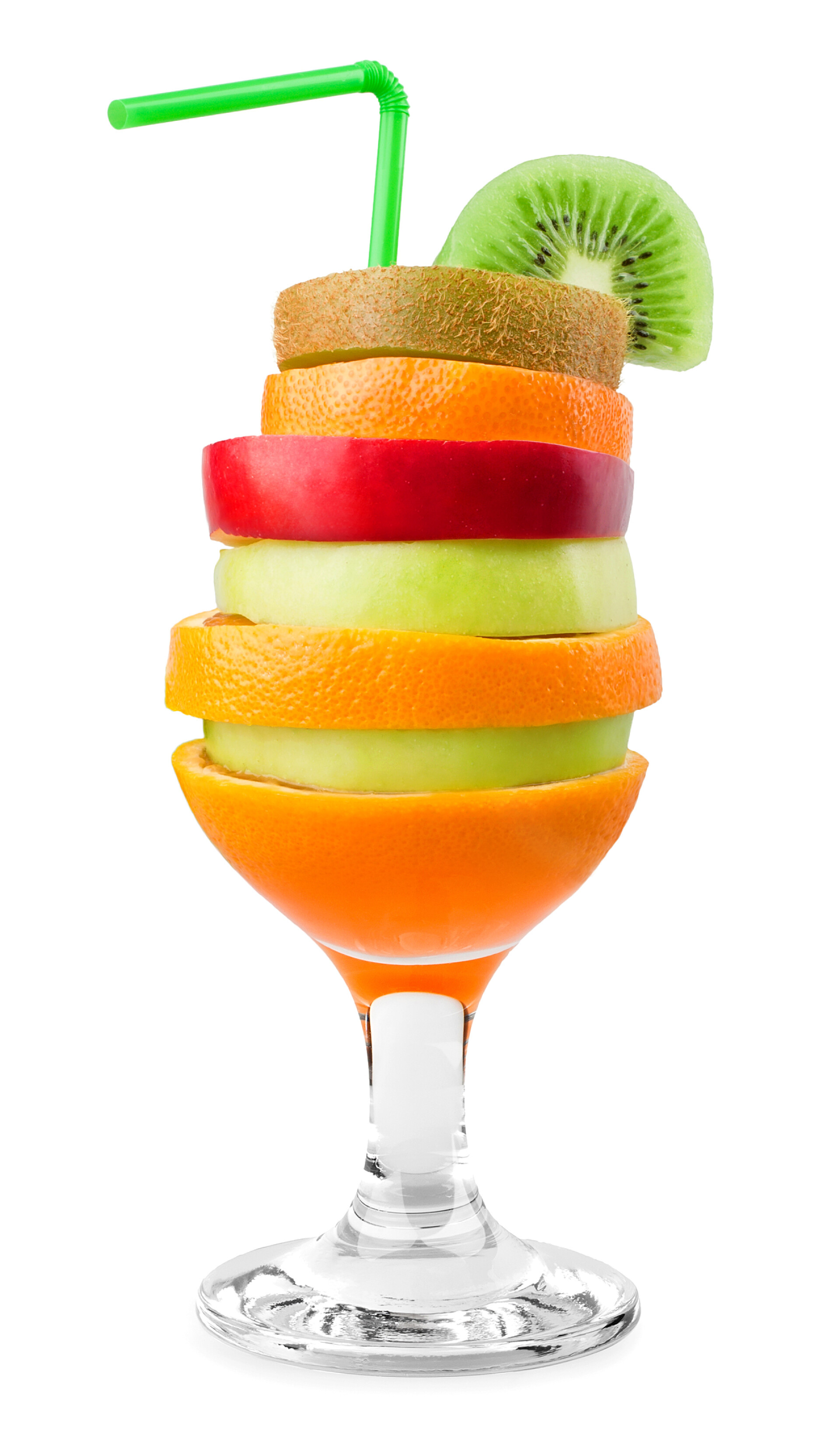 在白色背景上各种水果切片拼成杯子形状水果果汁维生素