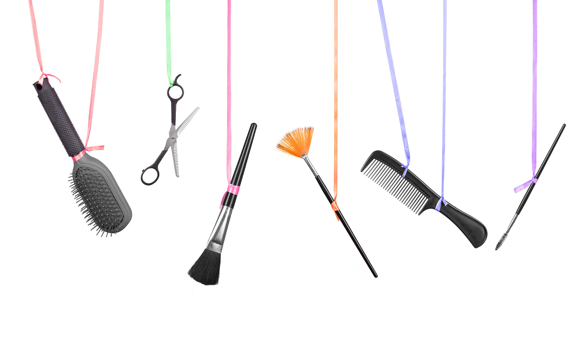 白色背景下的专业美发工具专业美发工具在白色隔离