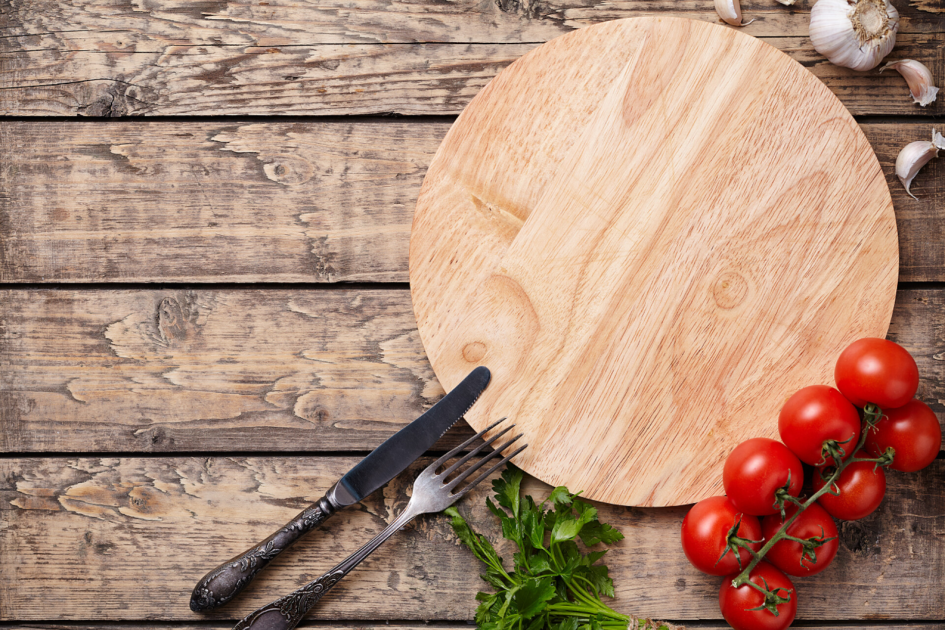 老式木制比萨饼切割板模板比萨切割板模板，广告设计的空空间