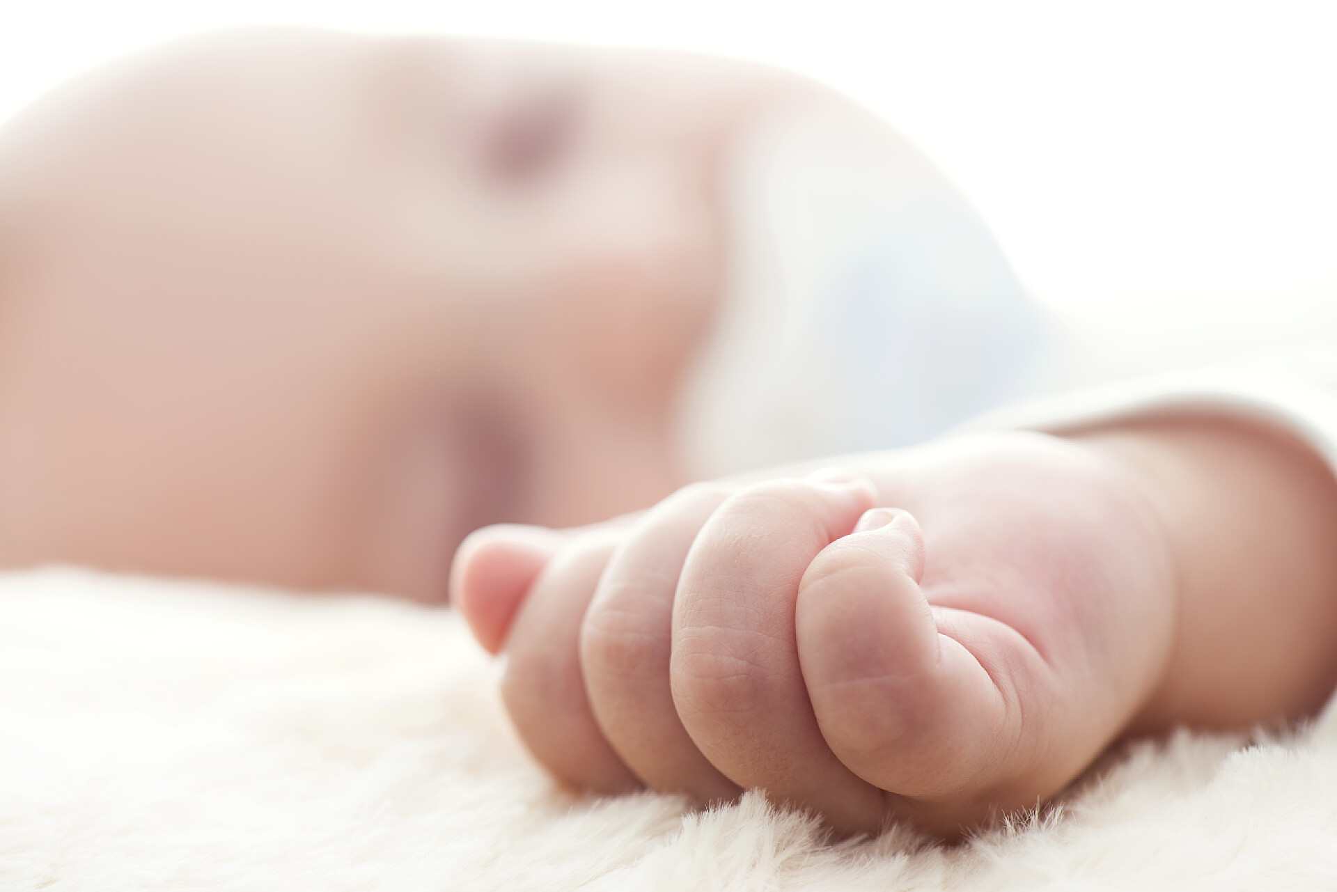 睡觉的可爱宝宝甜蜜的梦，软焦点