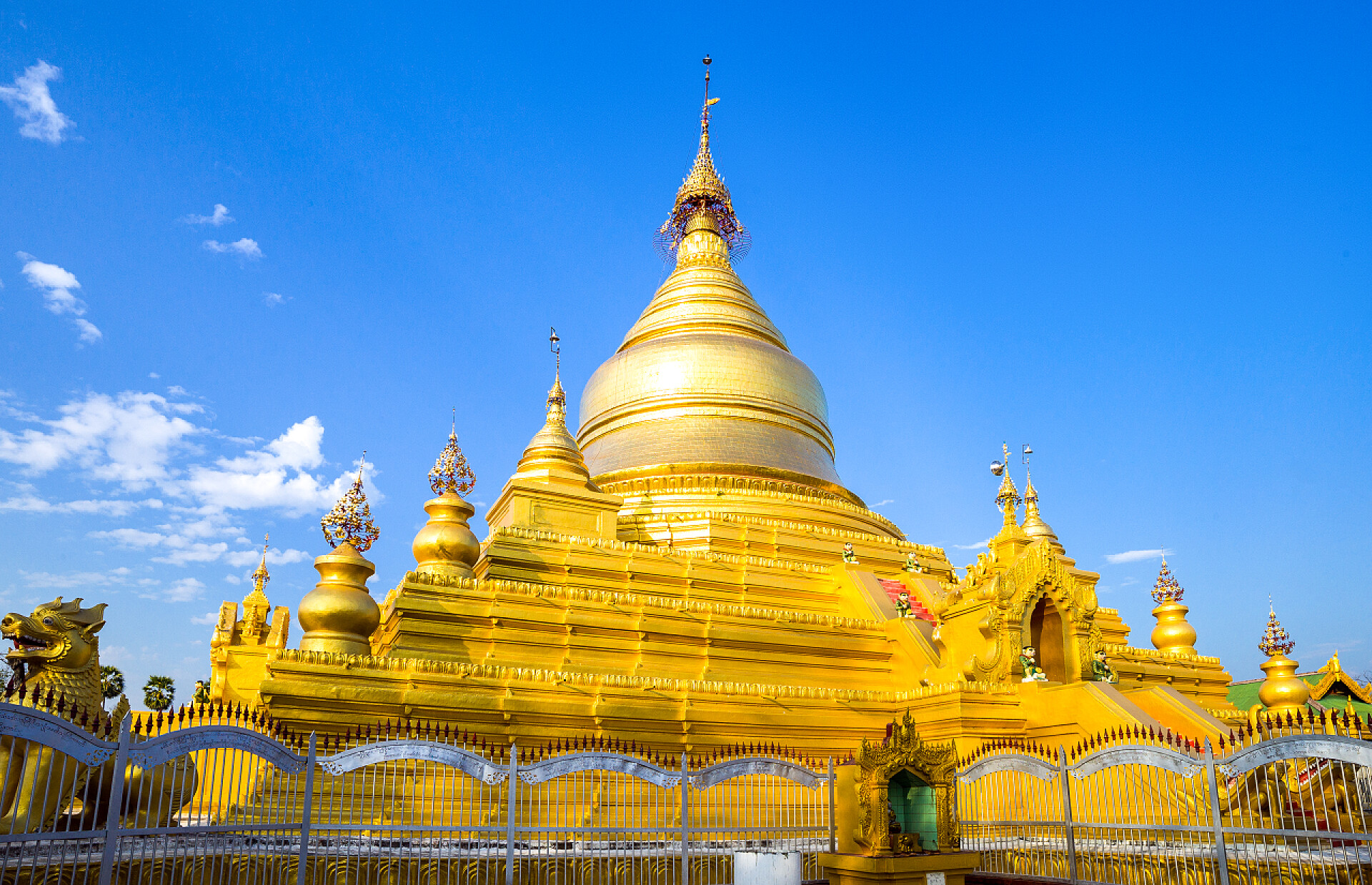 缅甸金宝塔建筑景观缅甸宗教场所