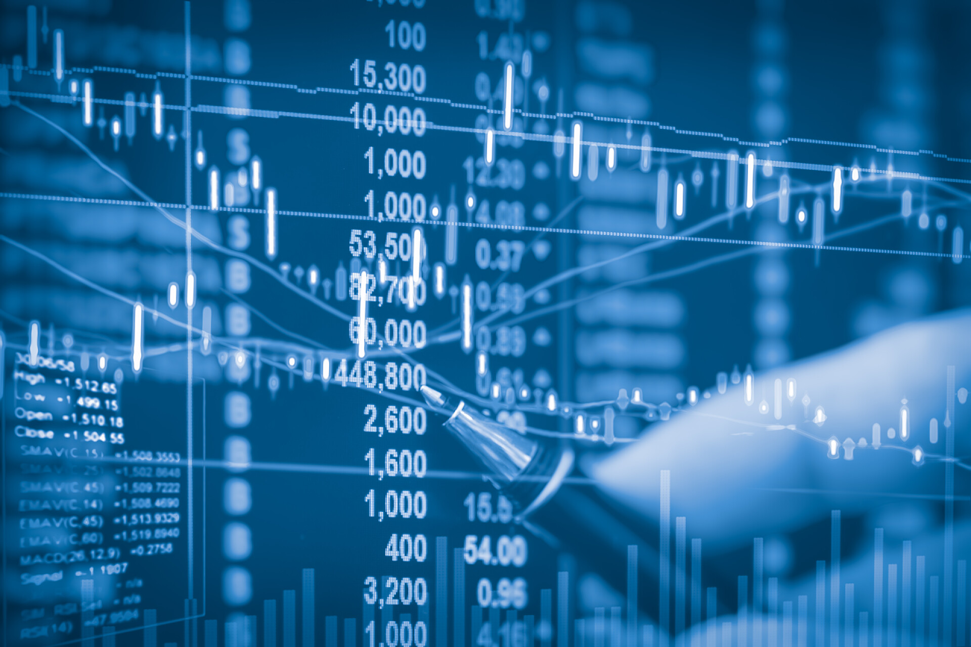 在显示器上的财务数据在显示器上的财务数据，对 Led 的股票市场数据显示骗局