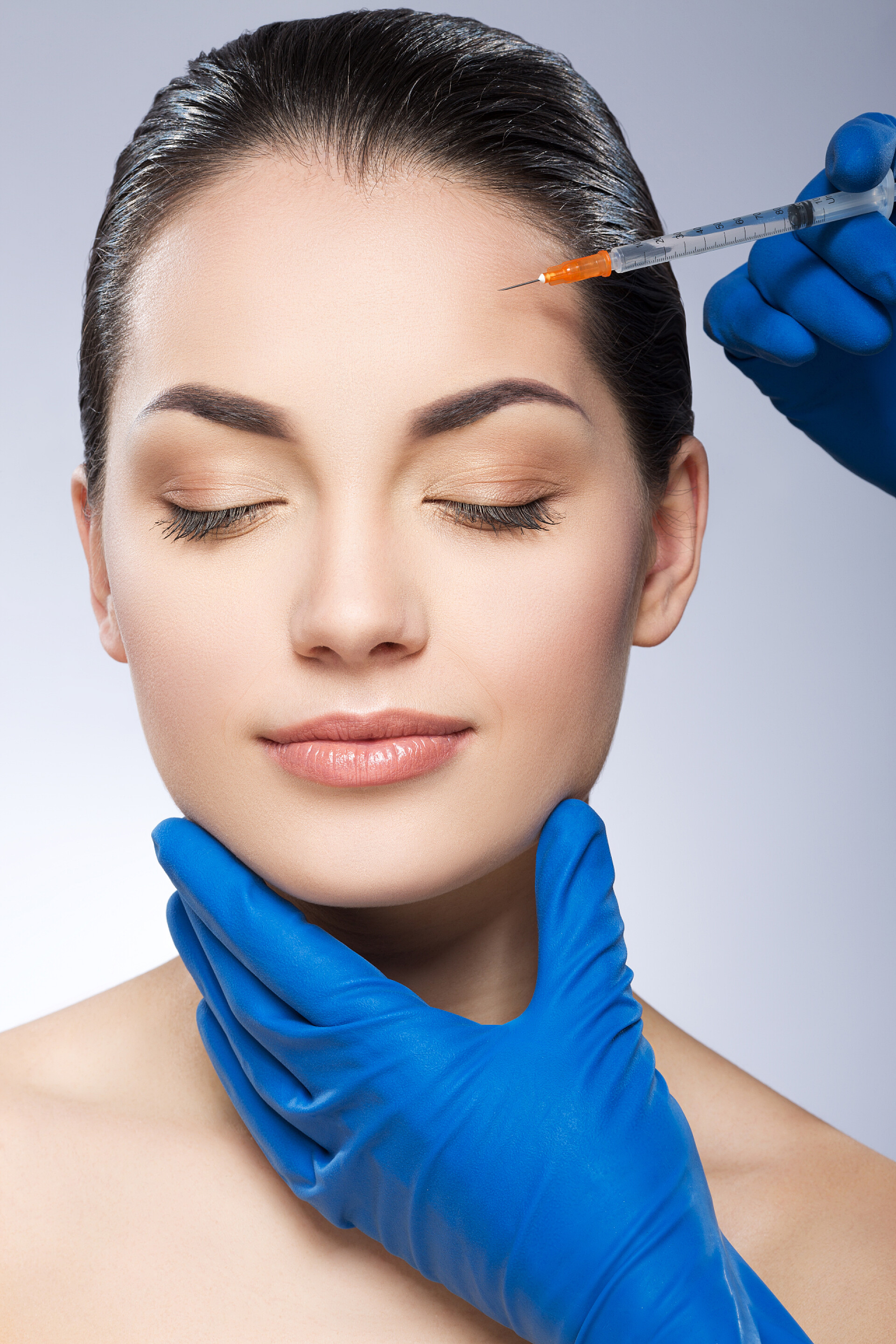 美容医疗美容配图做前额外科整形的女人