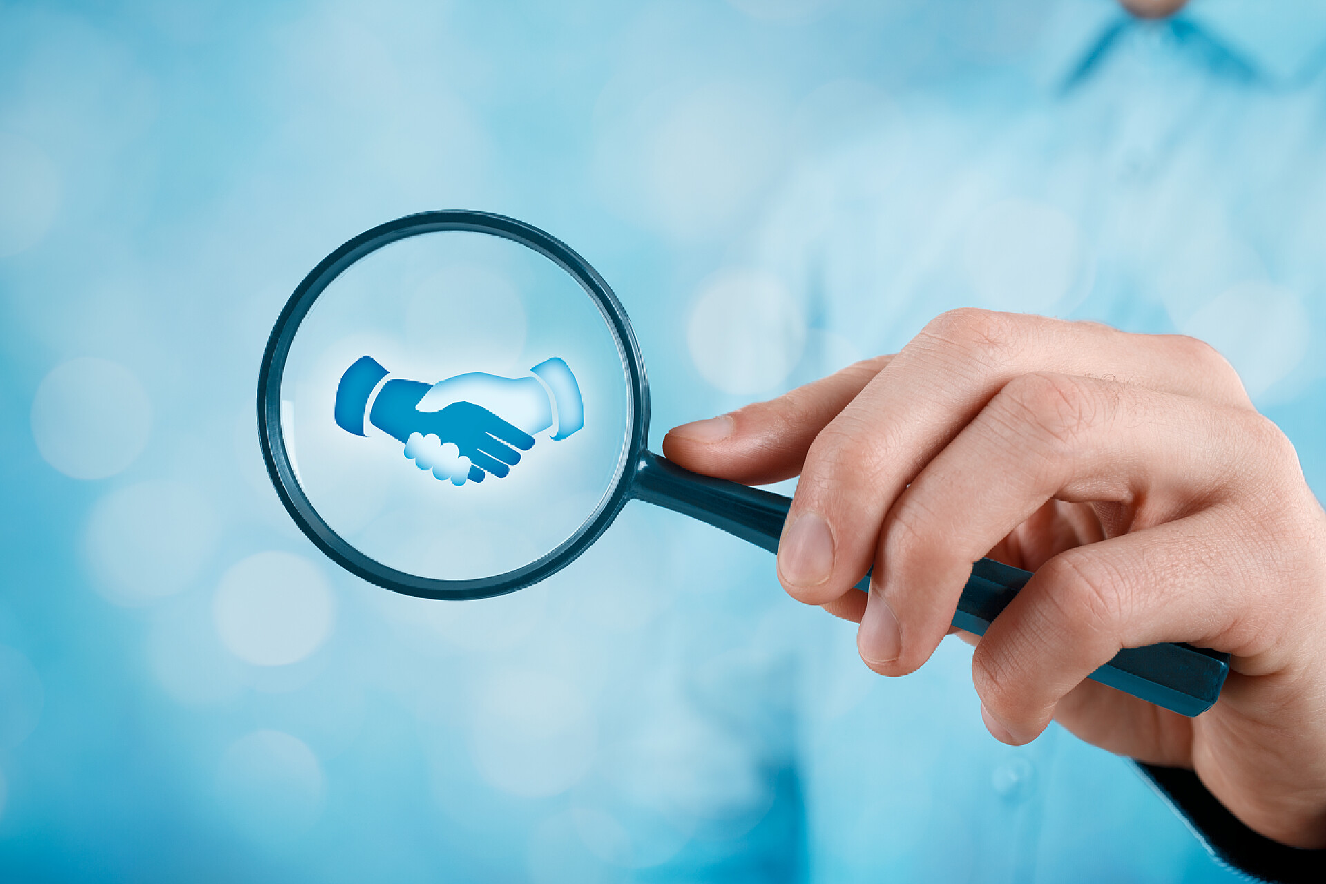 以握手符号象征合作双赢商人注重合作和双赢战略