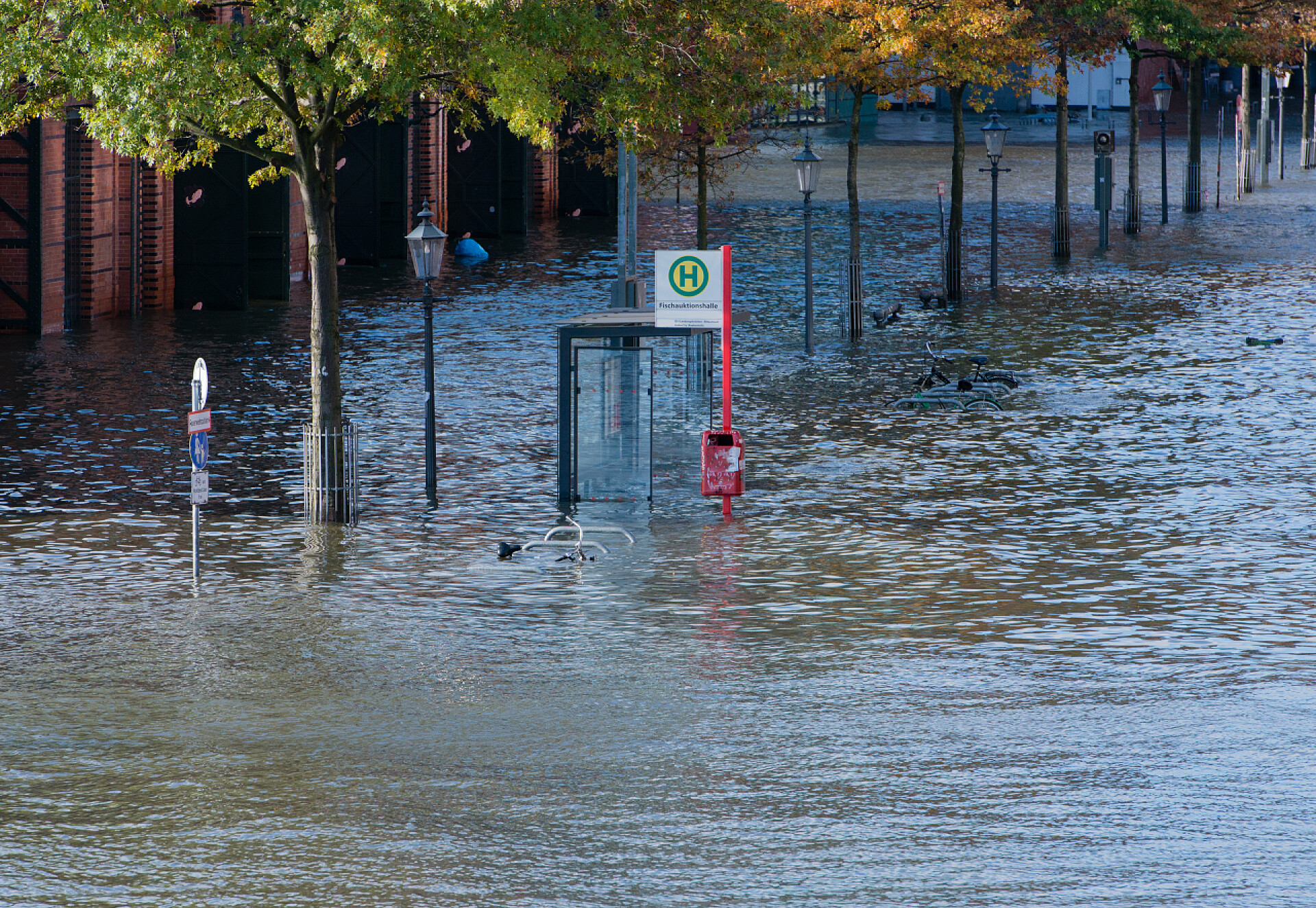 汉堡圣保利鱼市风暴潮