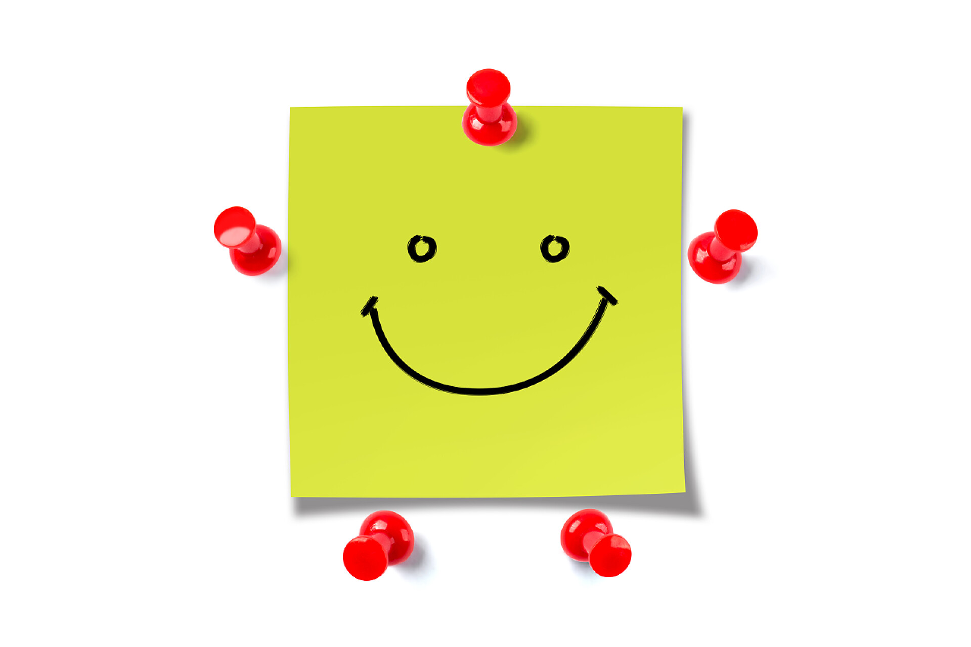 白色背景上的绿色便笺软木塞板材背景