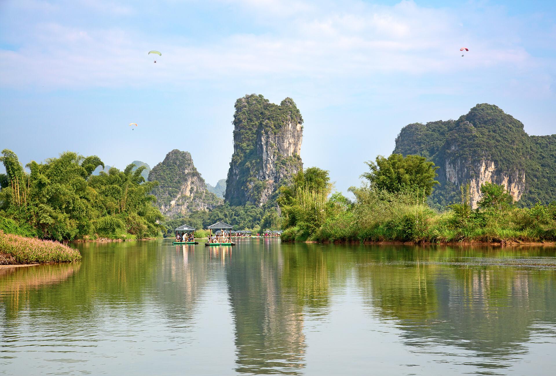 风景秀丽的山水风光中国广西壮族自治区丽江河.
