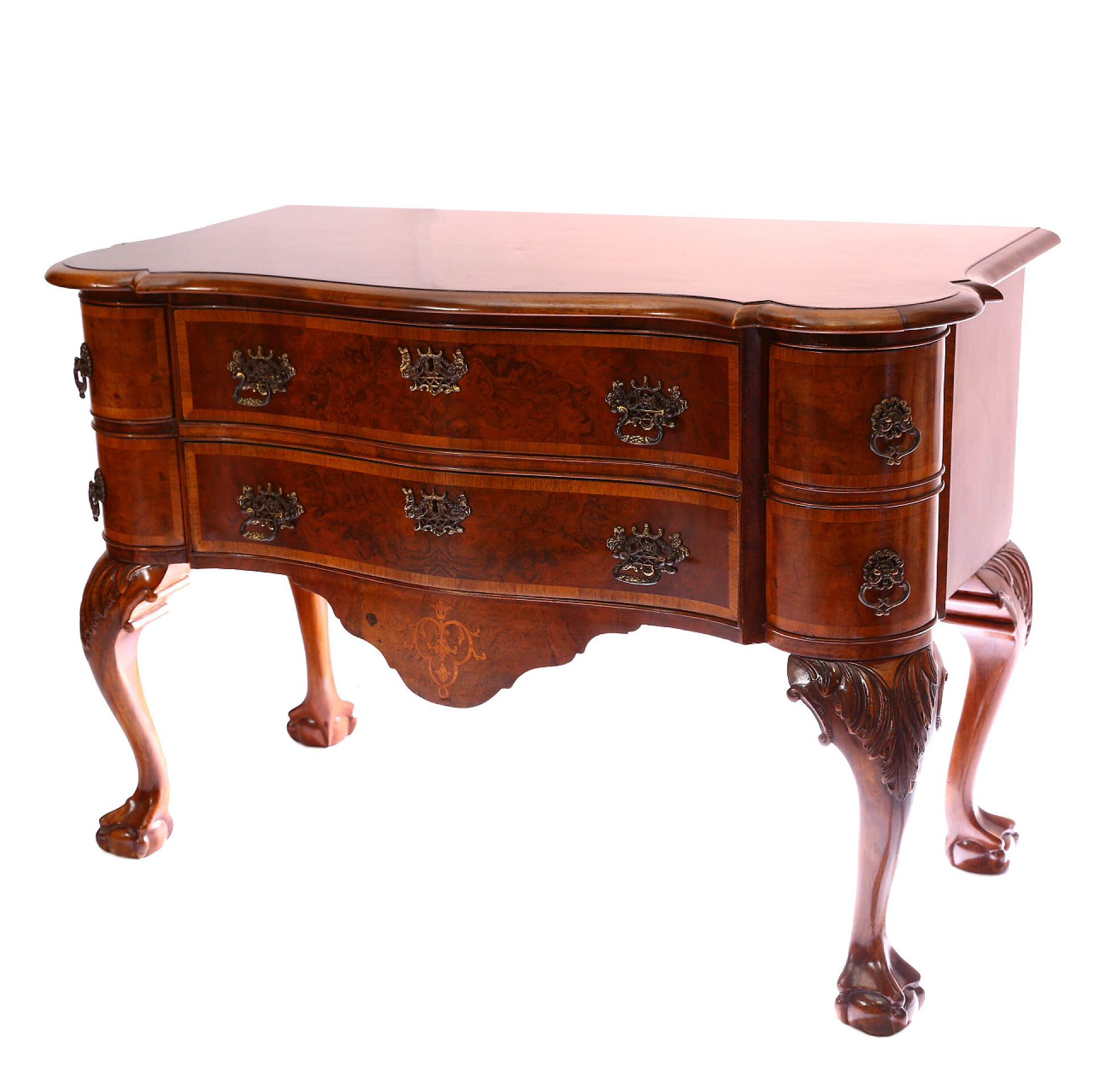 白色背景的抽屉装饰古董木箱白色背景的抽屉装饰古董木箱