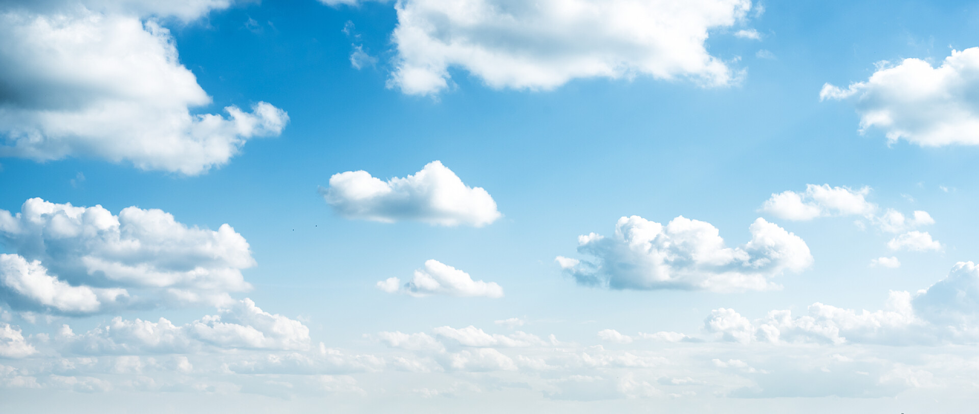 夏日的天空和云彩夏季的天空和云