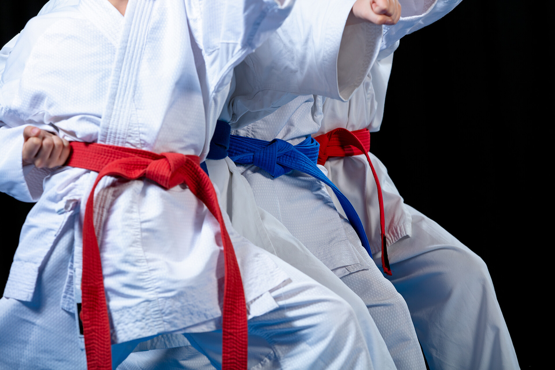 练空手道的孩子特写年轻、 漂亮、 成功多伦理空手道孩子在空手道的位置.