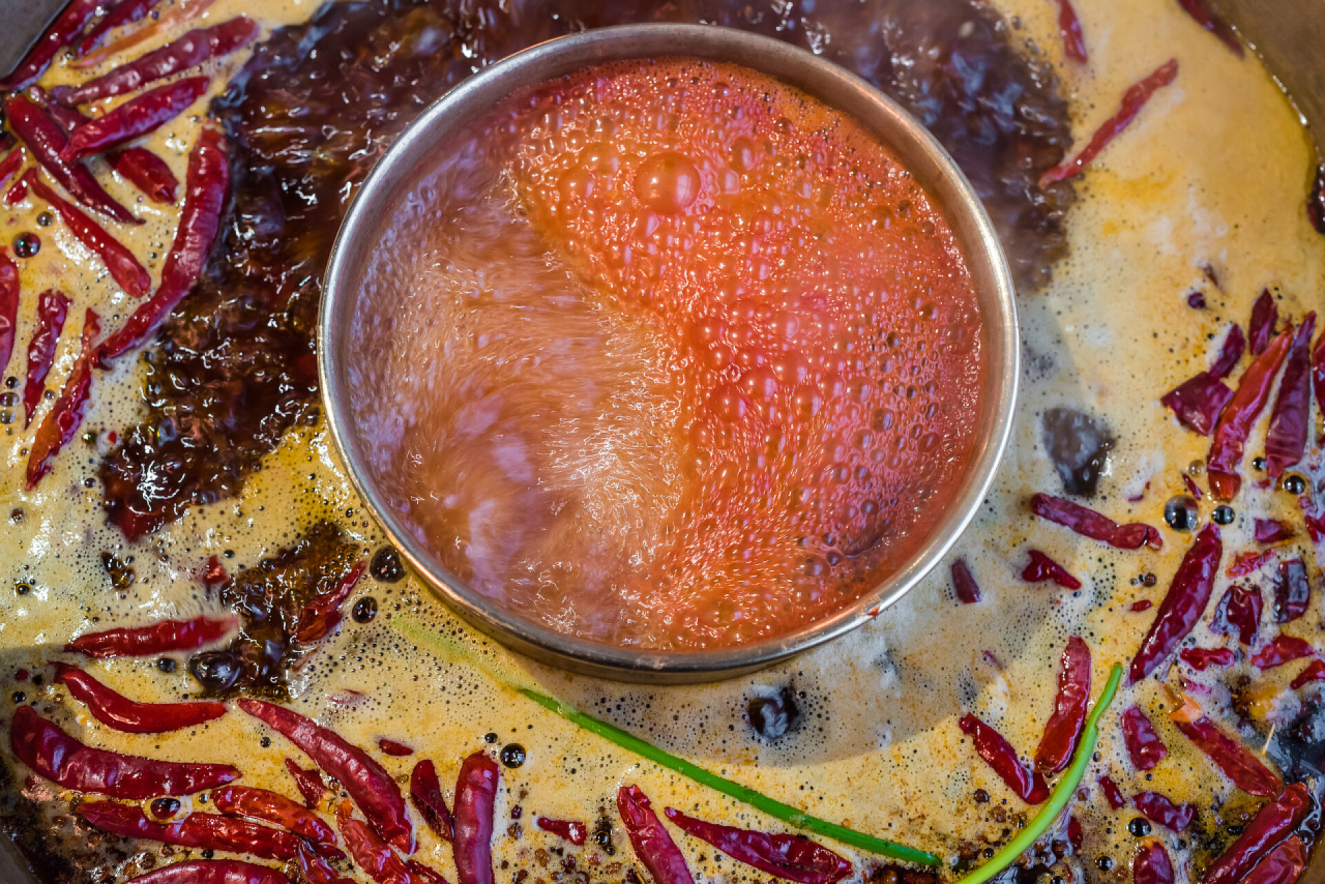 正面麻辣火锅餐饮配图成都四川火锅特写