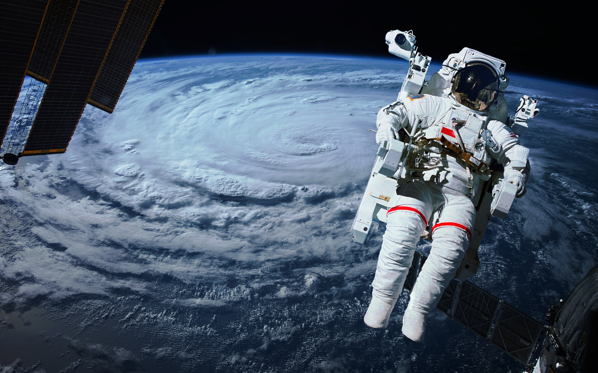 在太空中行走的宇航员外层空间的宇航员