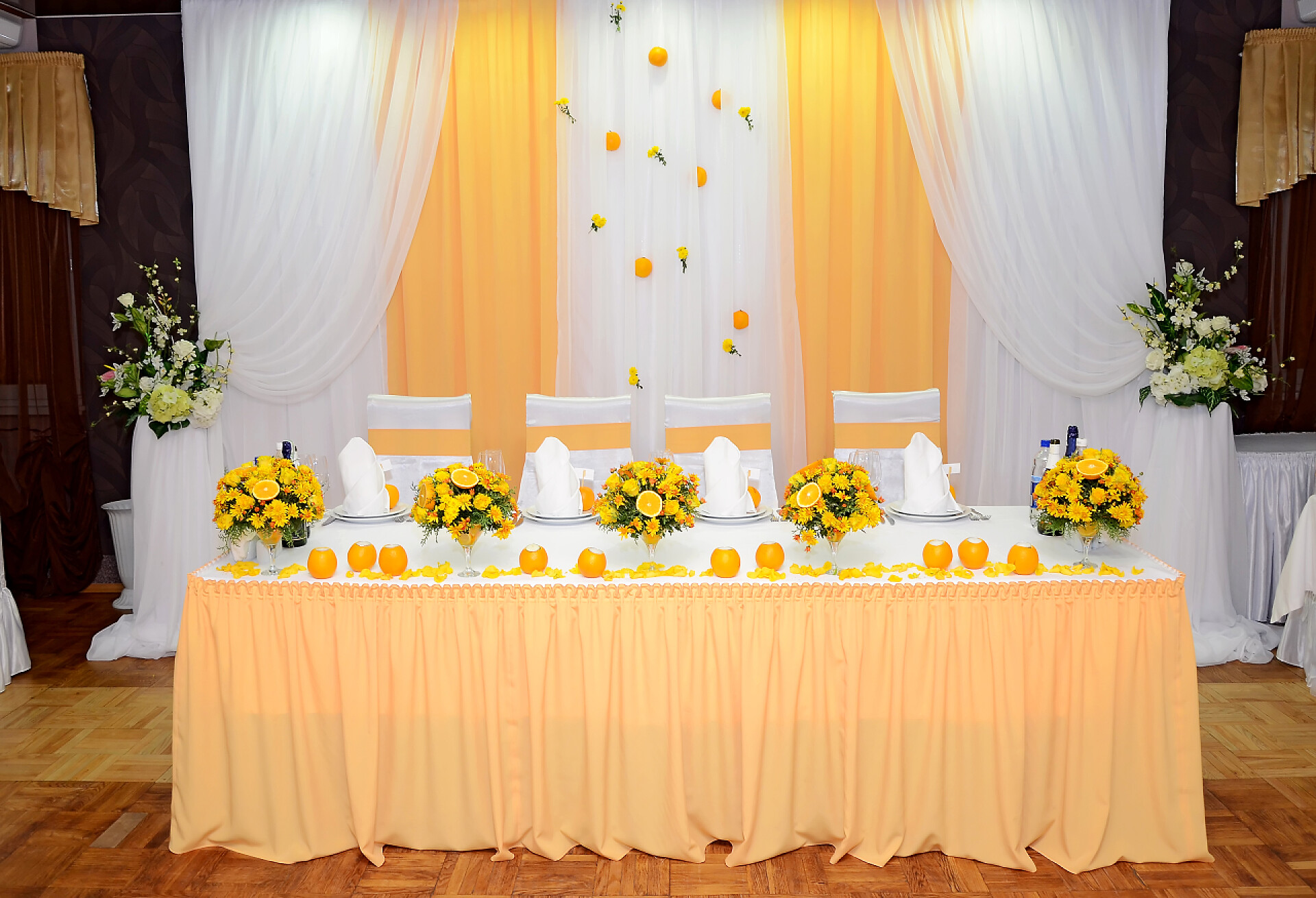 餐厅装修设计大厅餐厅装饰为假日的实现