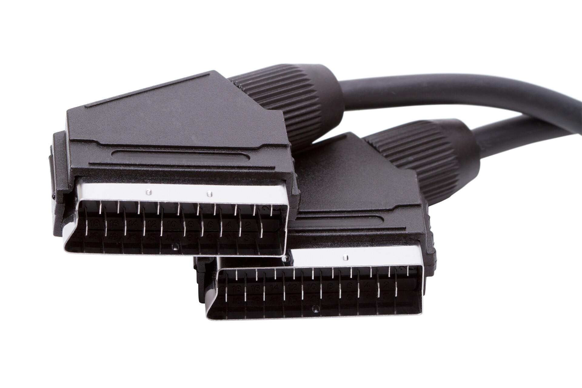 白色背景的电子产品连接器SCART_