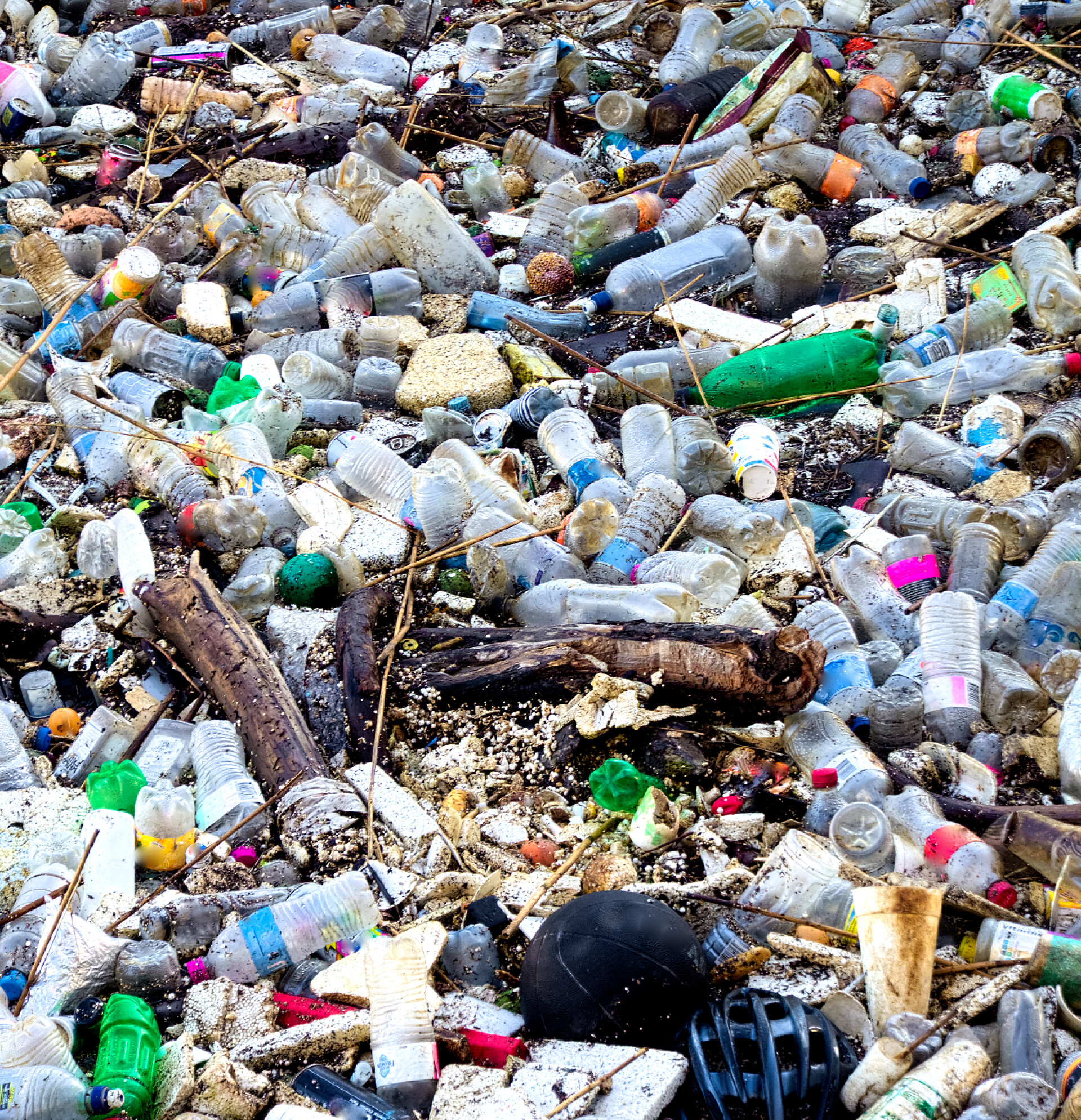 现代城市中污染的垃圾完整的垃圾回收!