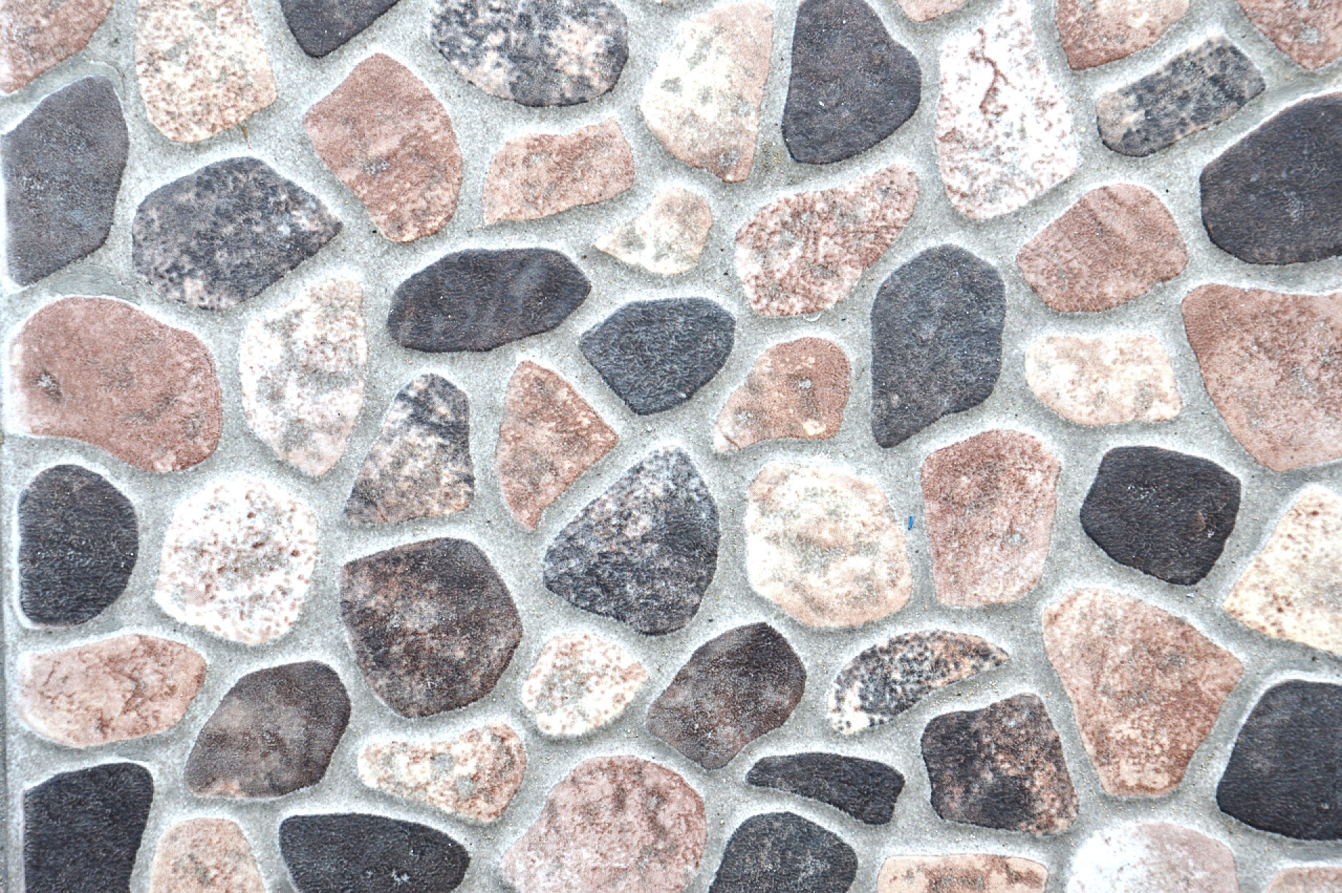 铺满鹅卵石的地面岩墙 