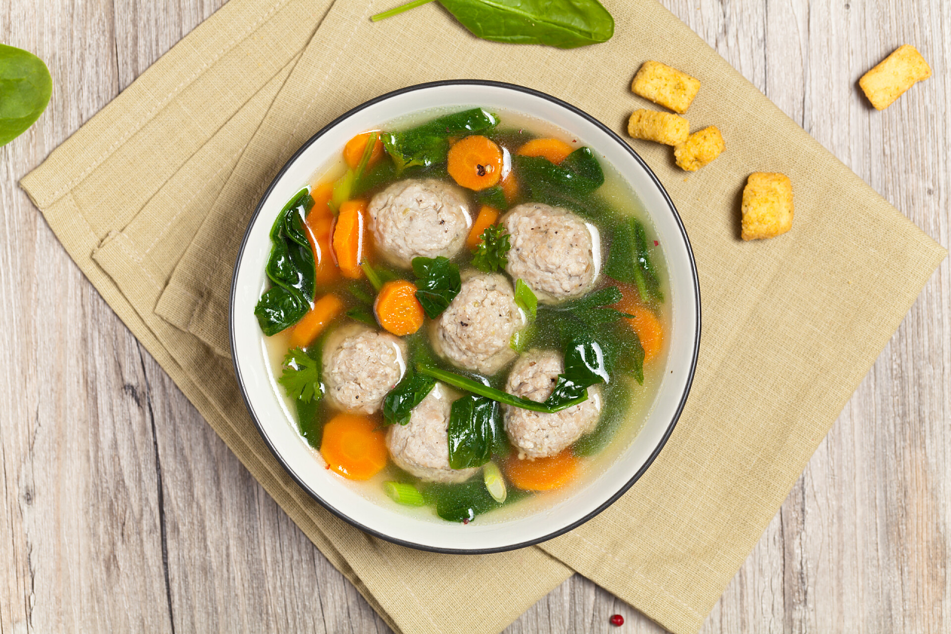 菠菜鸡肉丸子汤鸡肉丸子汤