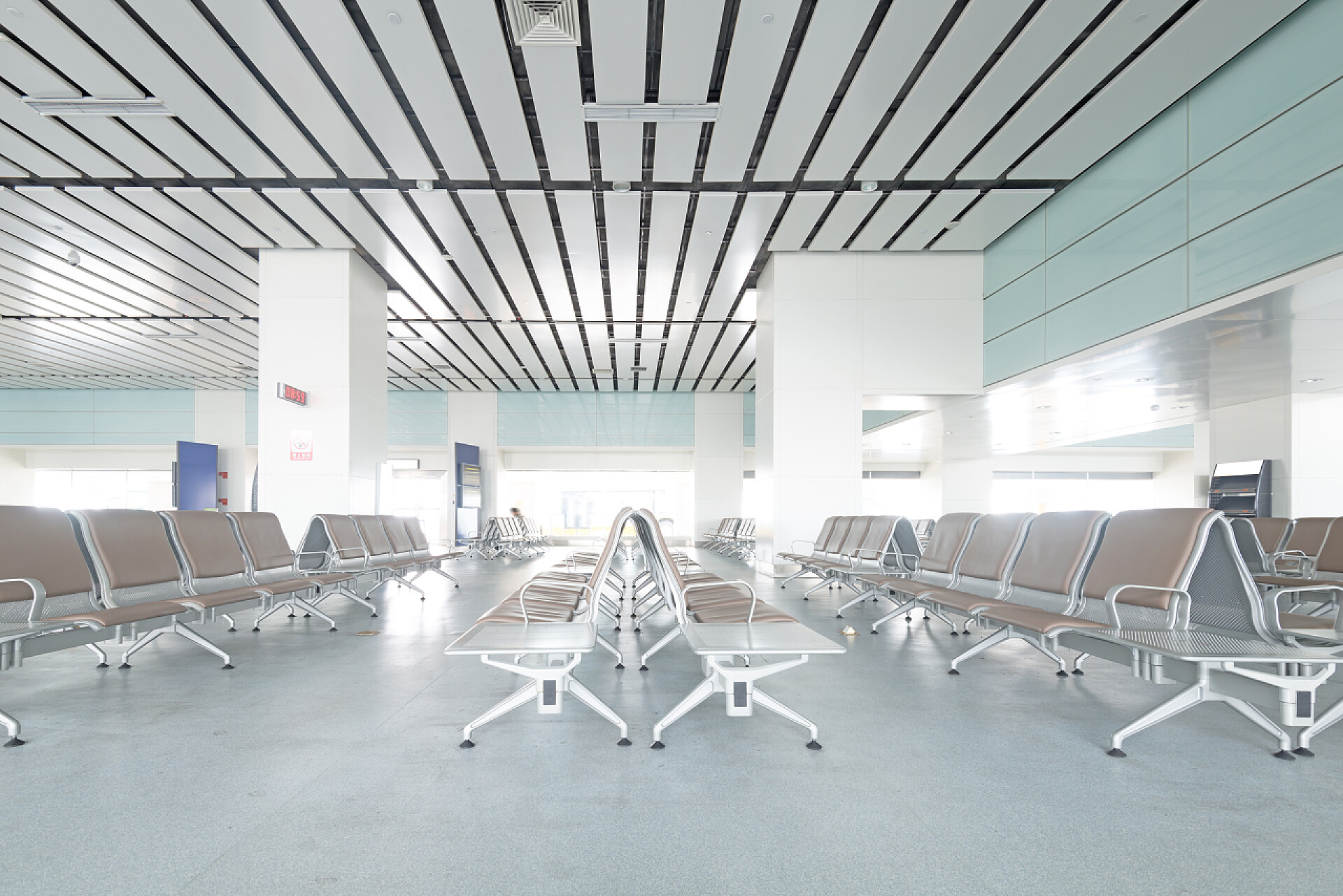 中国机场候车室的长椅