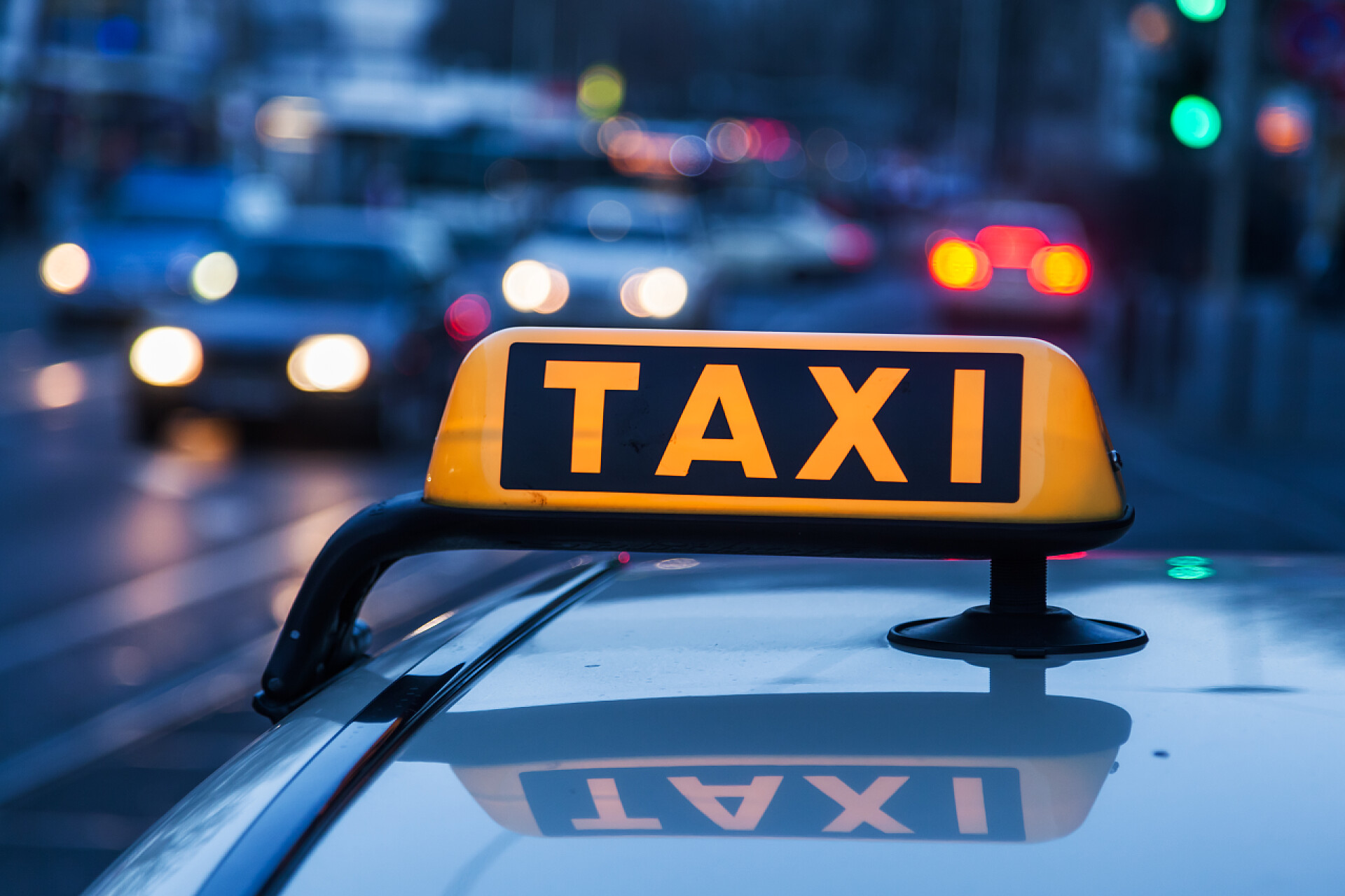 黎明的城市出租车城市出租车在黎明