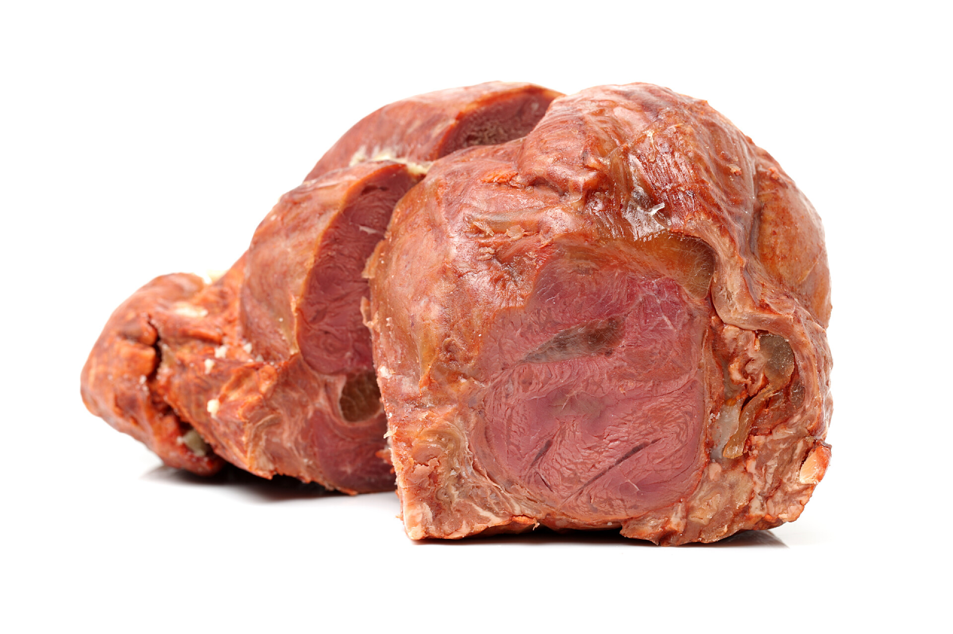 白色背景上的牛肉食物美味的牛肉酱